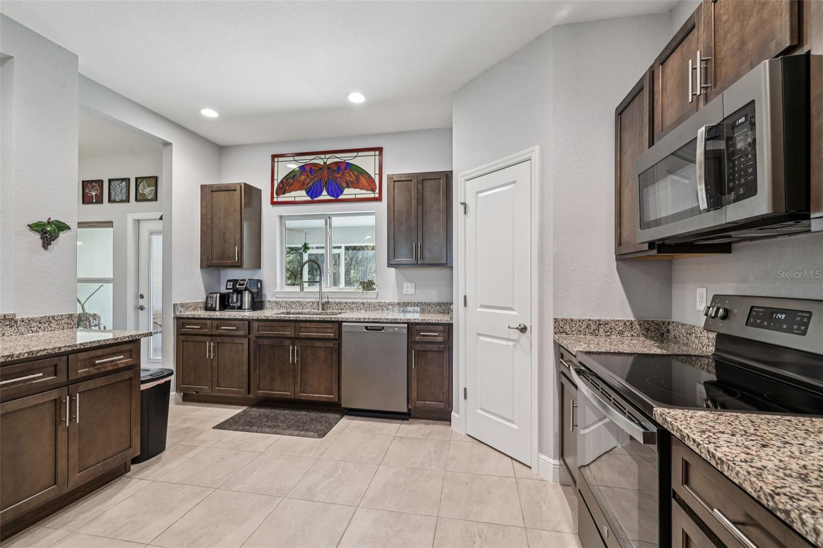 Image 16 of 66 For 11112 Rostock Road