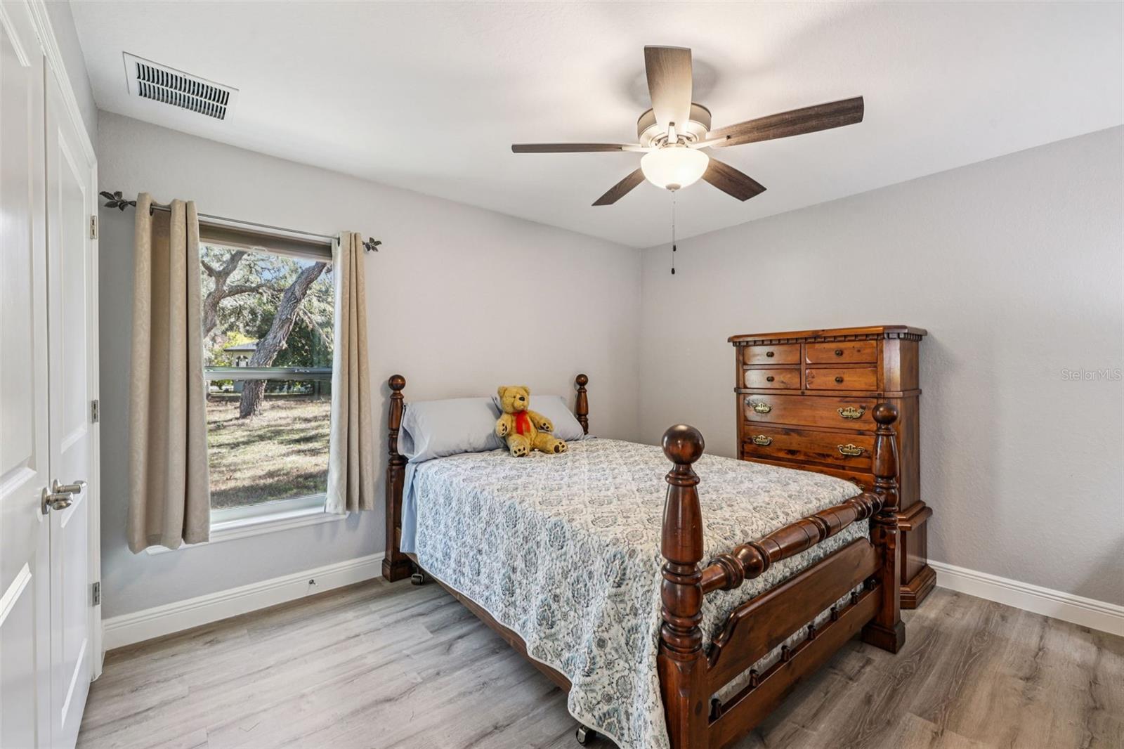 Image 28 of 66 For 11112 Rostock Road