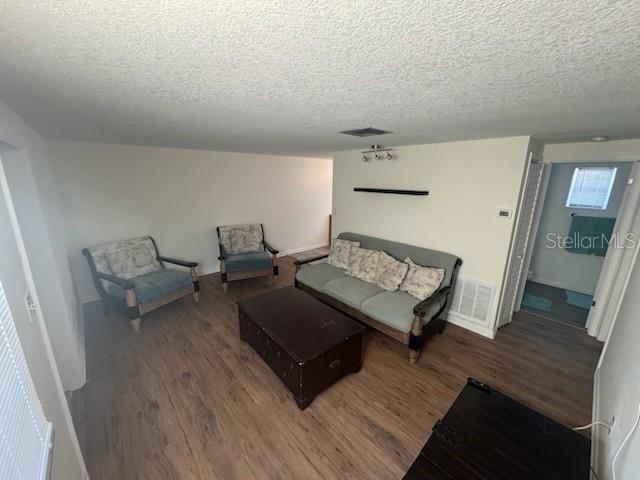 Image 3 of 11 For 5842 Louisiana Avenue