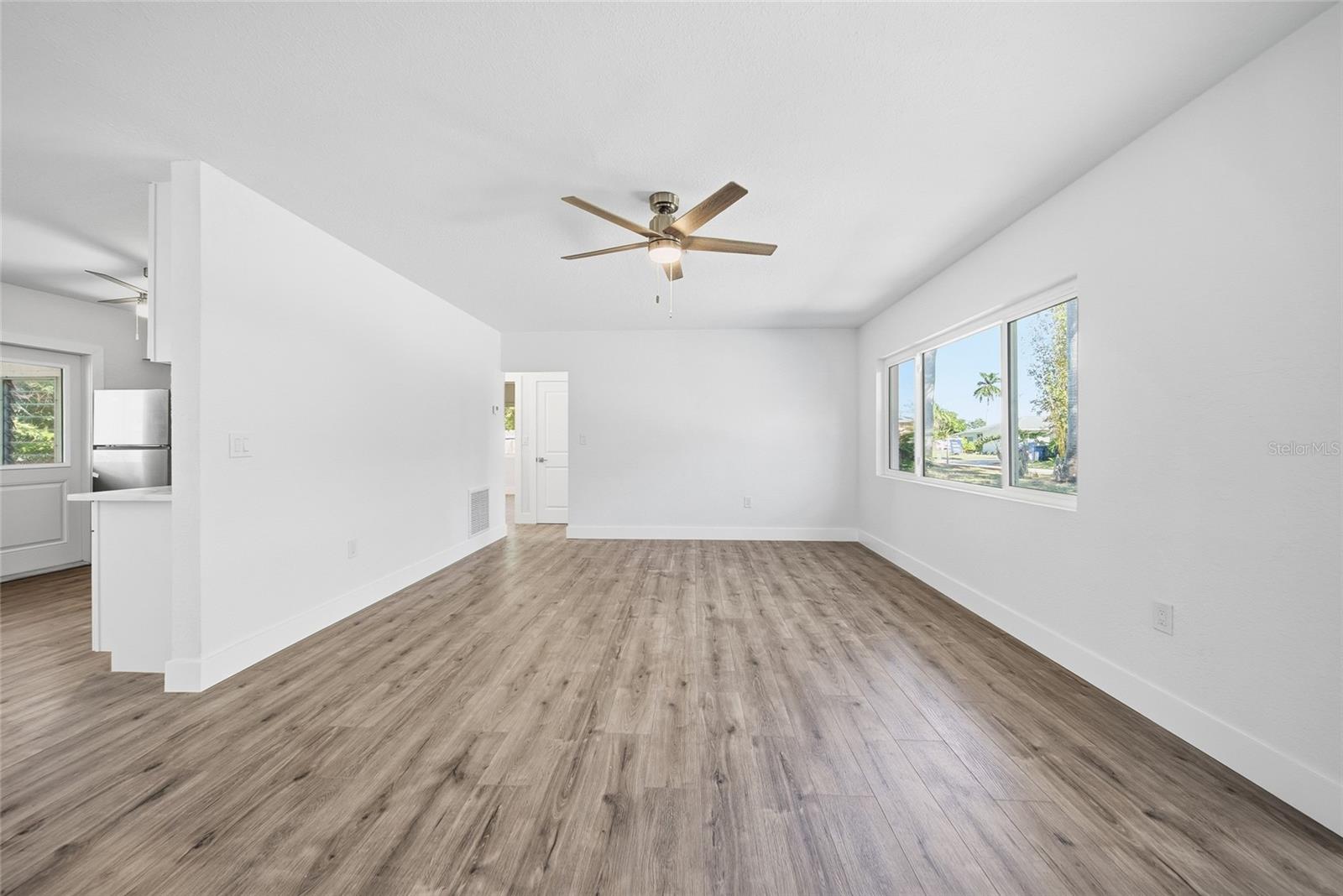 Image 10 of 34 For 204 22nd Street W