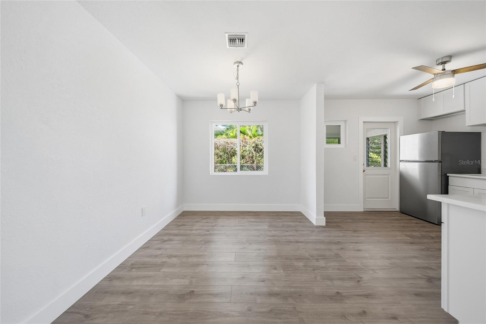 Image 11 of 34 For 204 22nd Street W