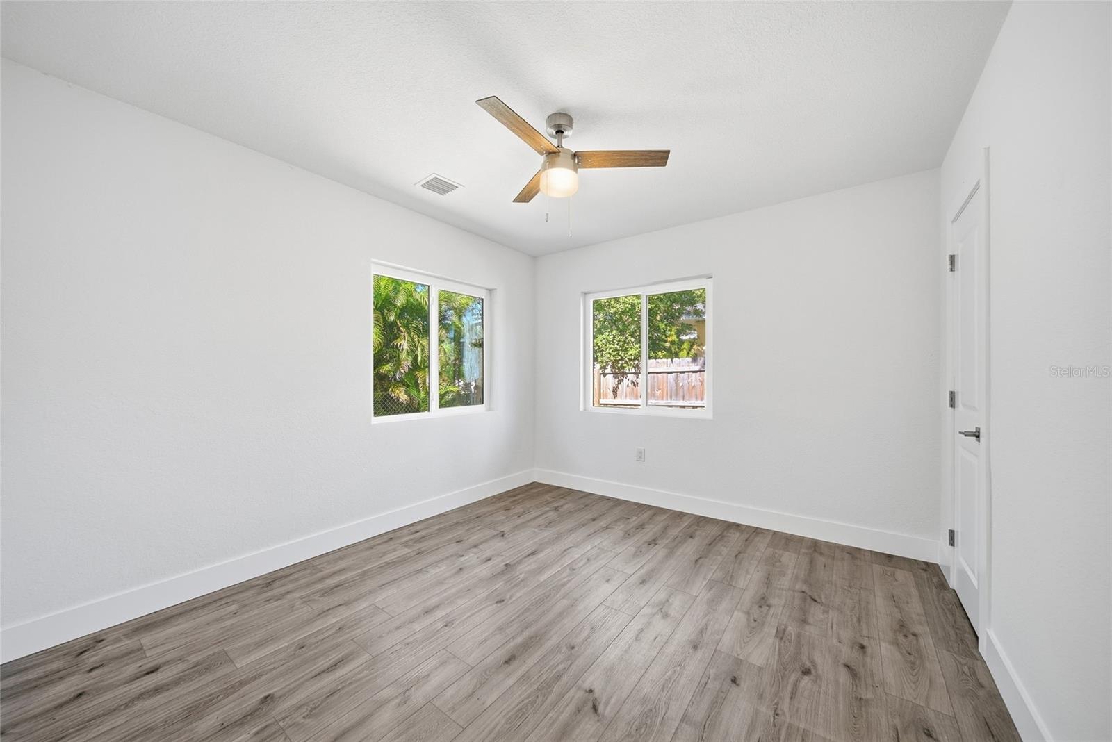 Image 13 of 34 For 204 22nd Street W