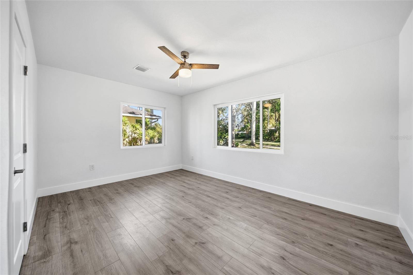 Image 15 of 34 For 204 22nd Street W