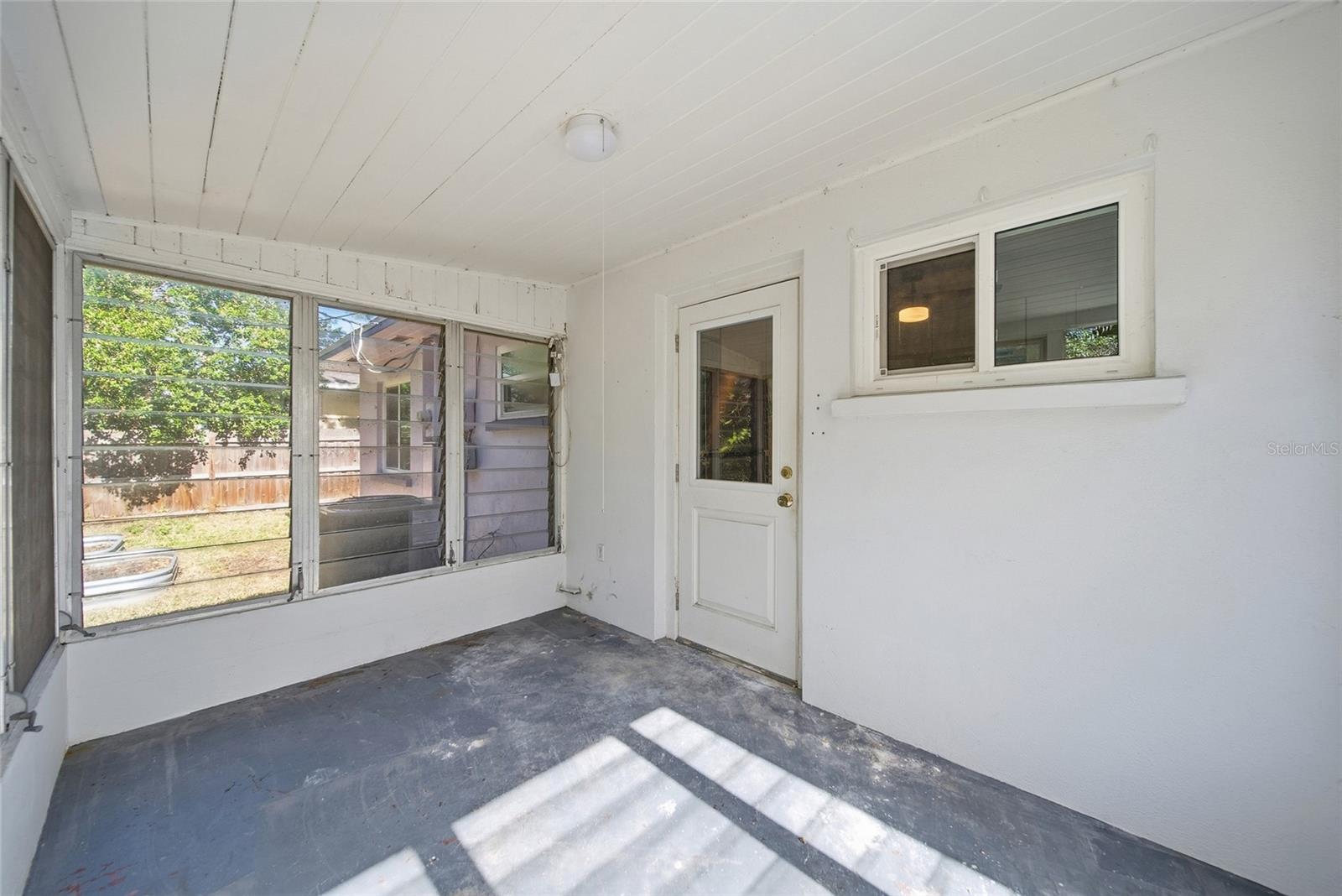 Image 20 of 34 For 204 22nd Street W