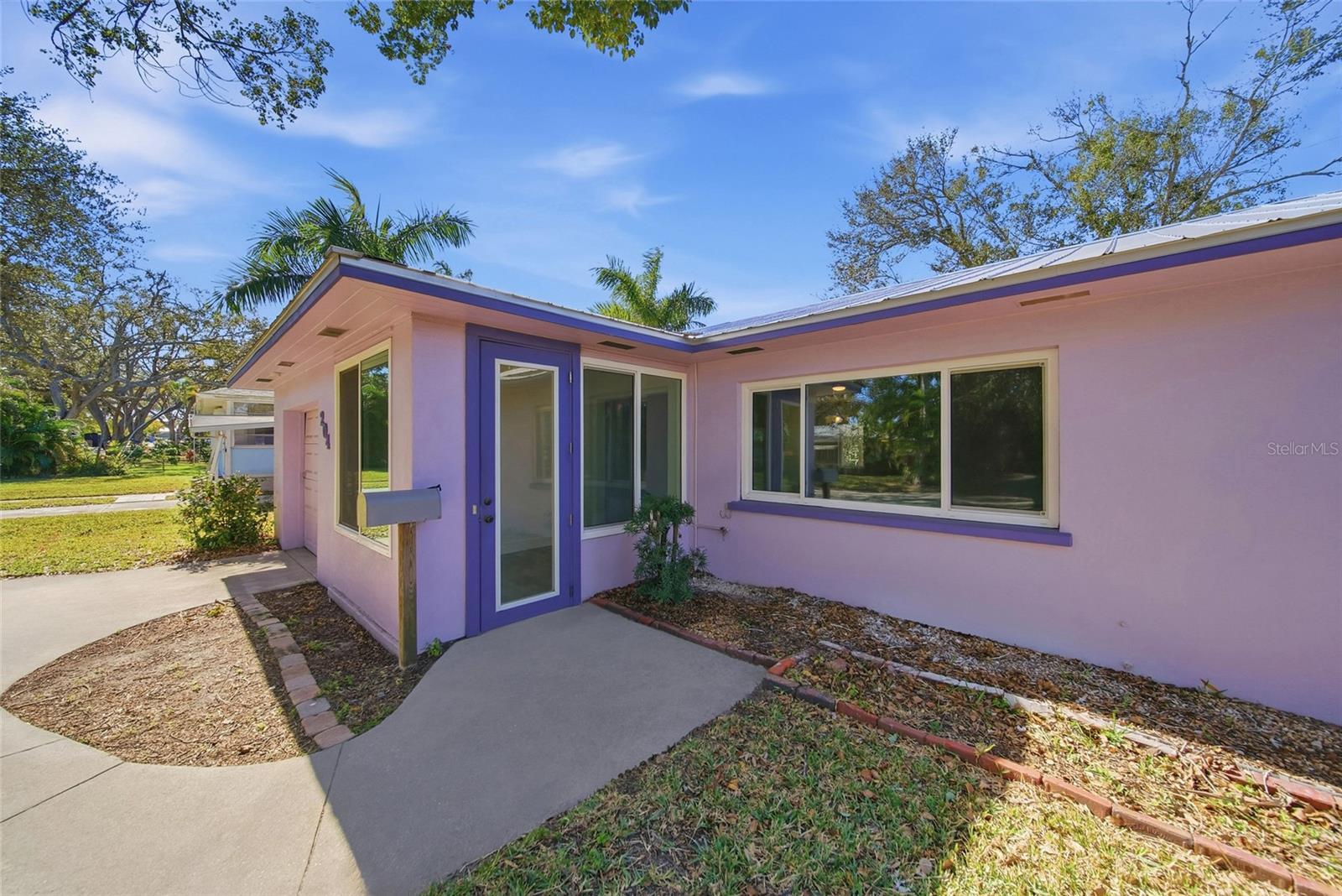 Image 22 of 34 For 204 22nd Street W
