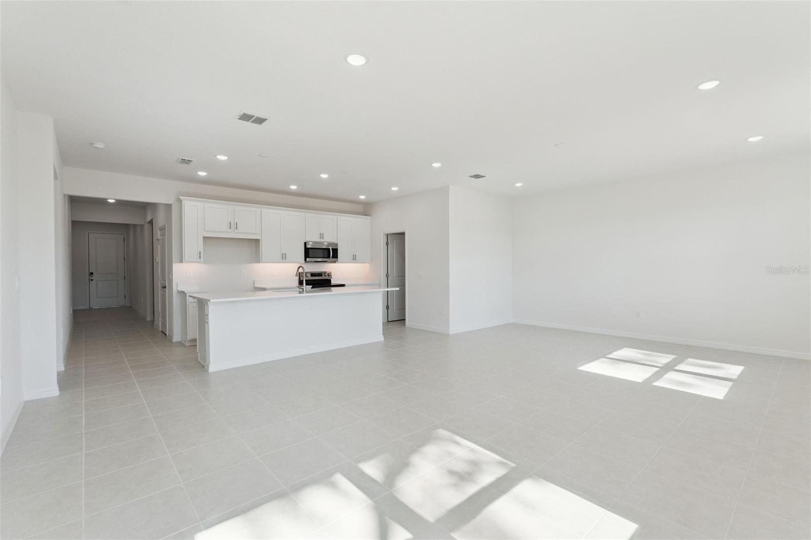 Image 7 of 24 For 770 Emerald Grove Drive