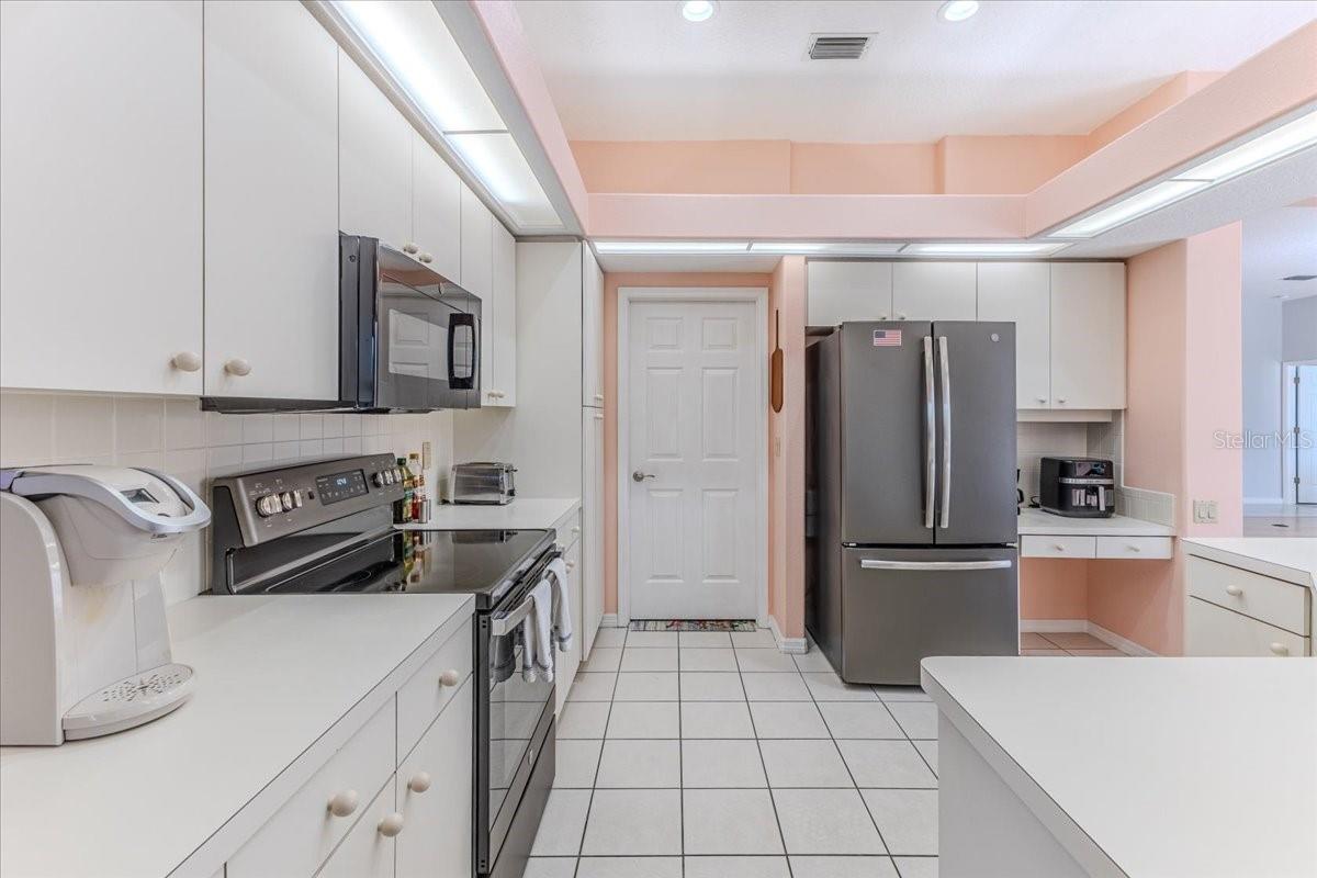 Image 32 of 70 For 9416 Ashley Drive