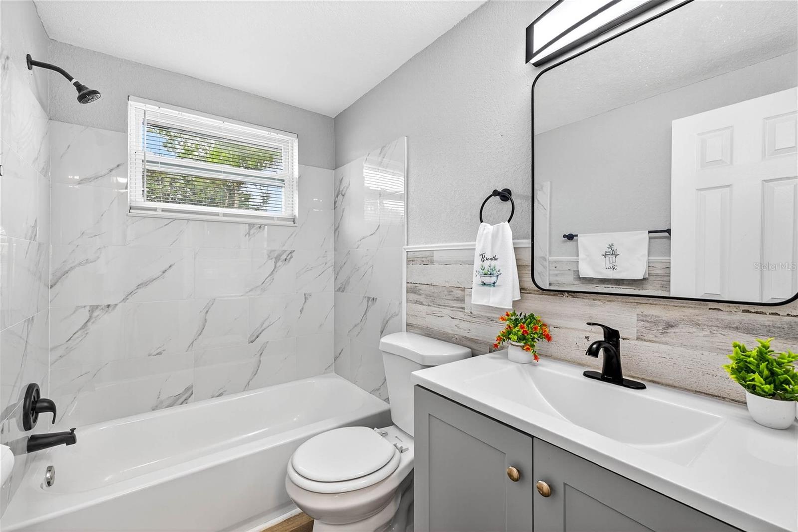 Image 10 of 18 For 6019 7th Avenue