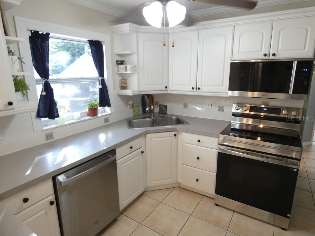 Image 16 of 25 For 1751 El Trinidad Drive E