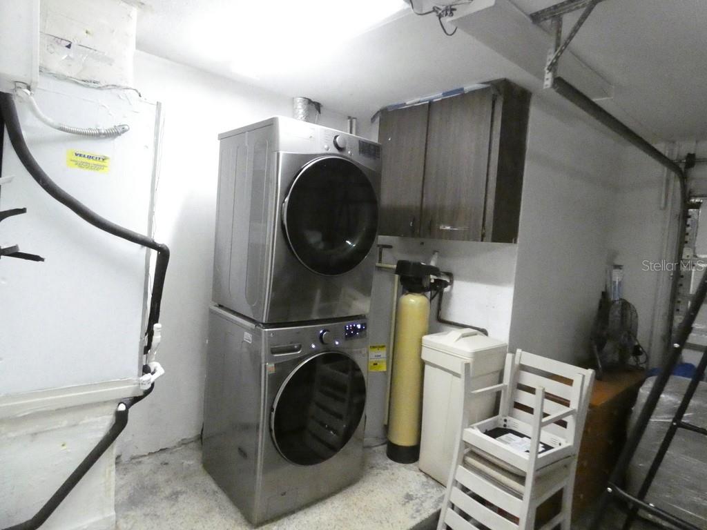 Image 23 of 25 For 1751 El Trinidad Drive E