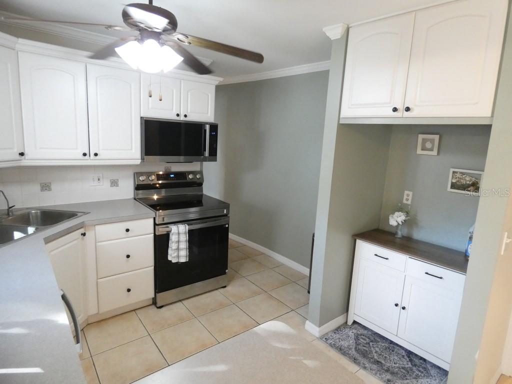 Image 5 of 25 For 1751 El Trinidad Drive E