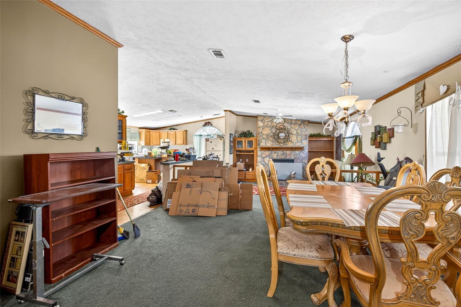 Image 11 of 15 For 16624 Helen K Drive