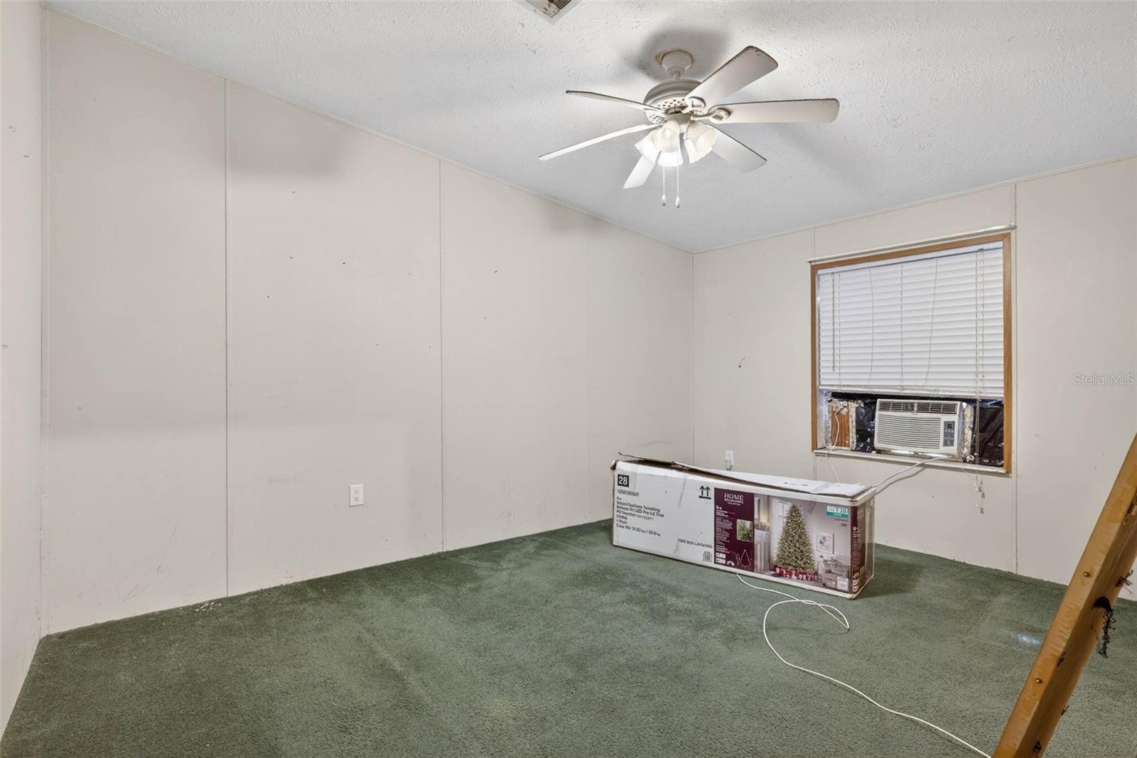 Image 9 of 15 For 16624 Helen K Drive