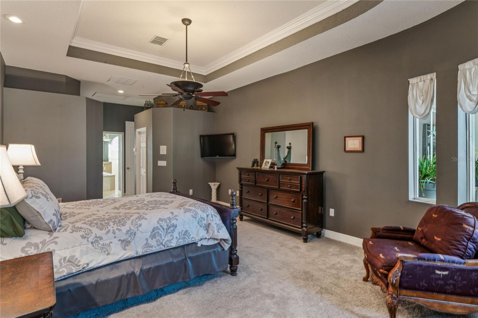 Image 32 of 77 For 275 Planter Road