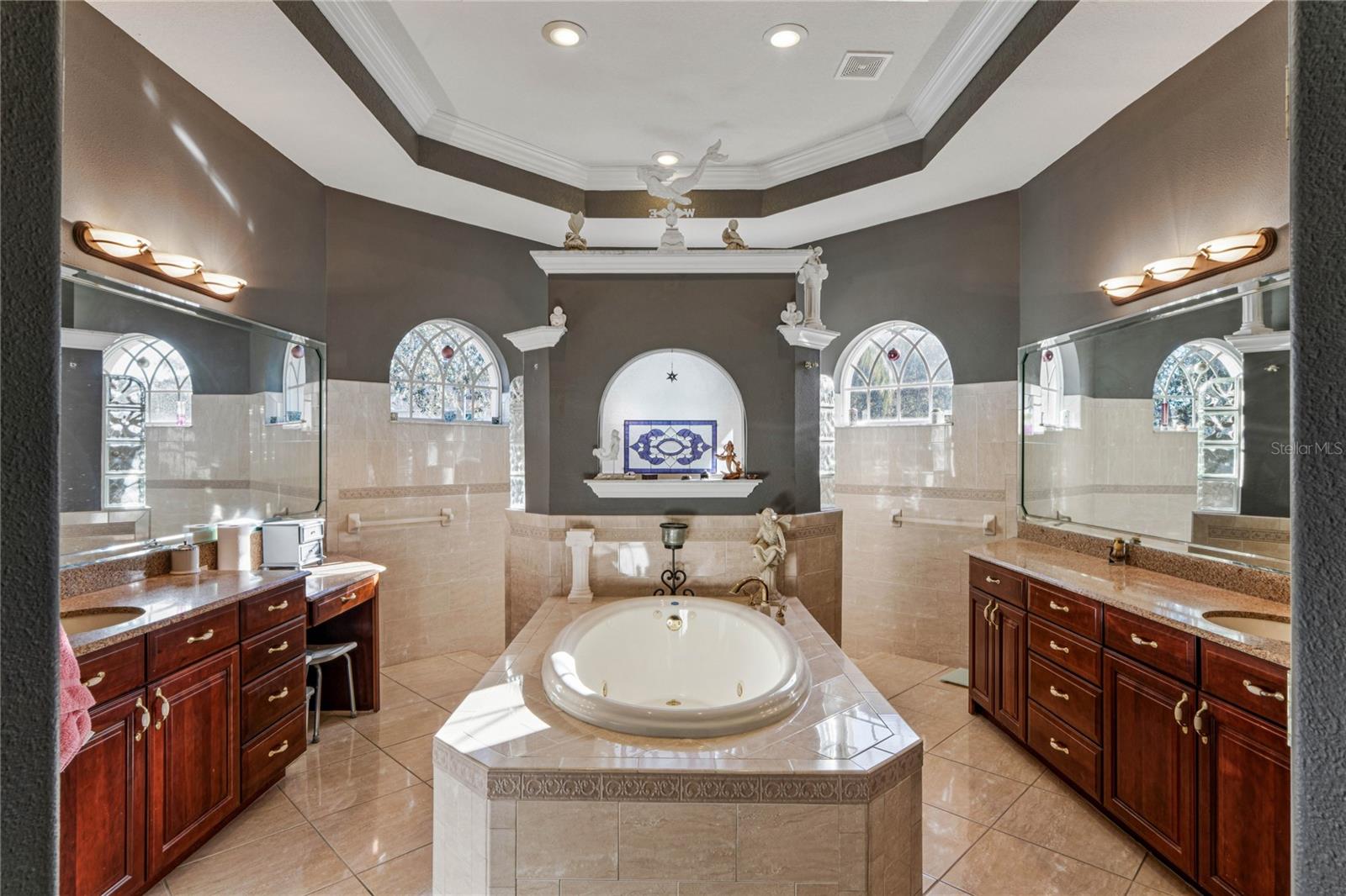 Image 34 of 77 For 275 Planter Road