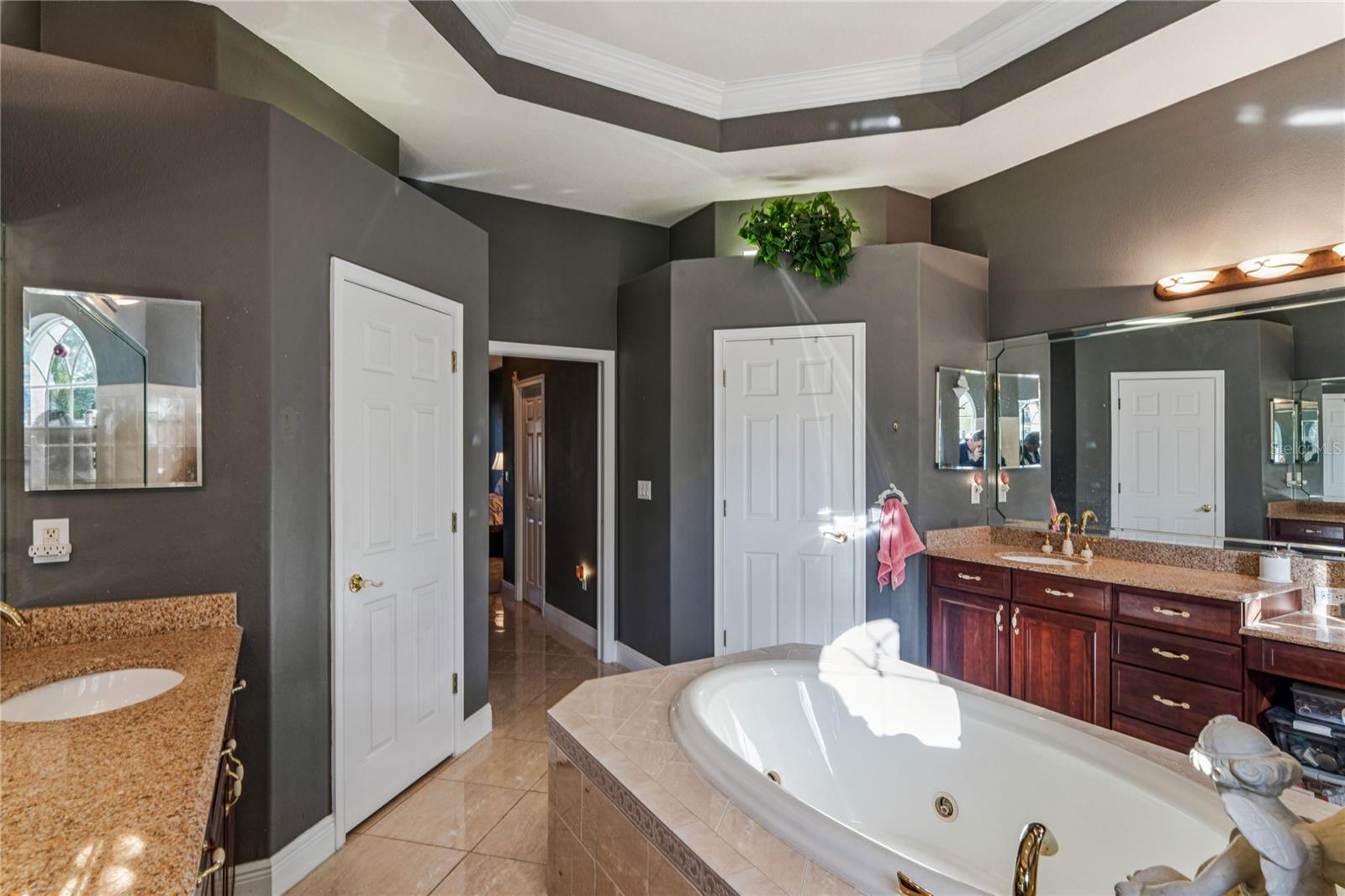 Image 36 of 77 For 275 Planter Road