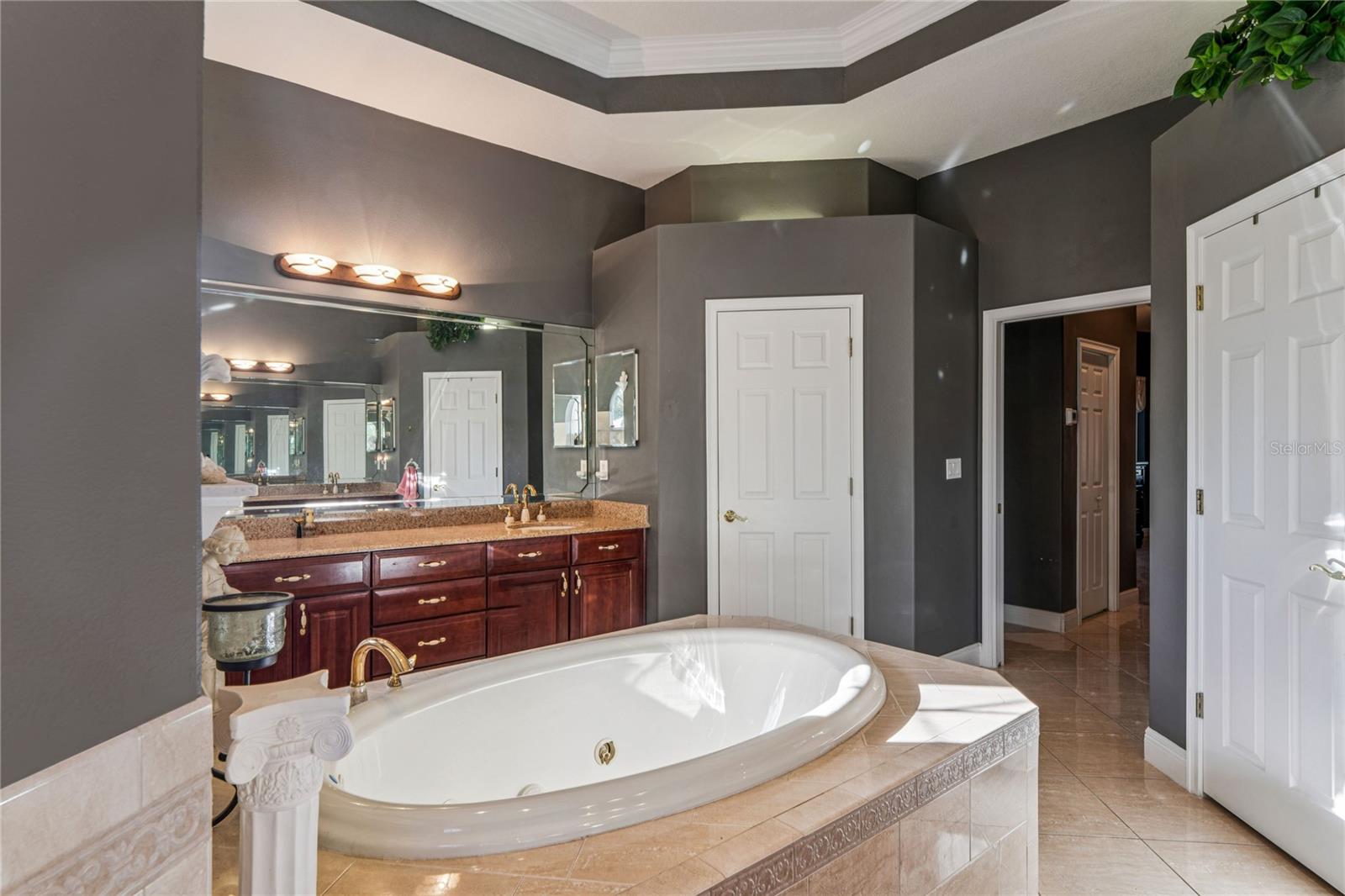 Image 38 of 77 For 275 Planter Road