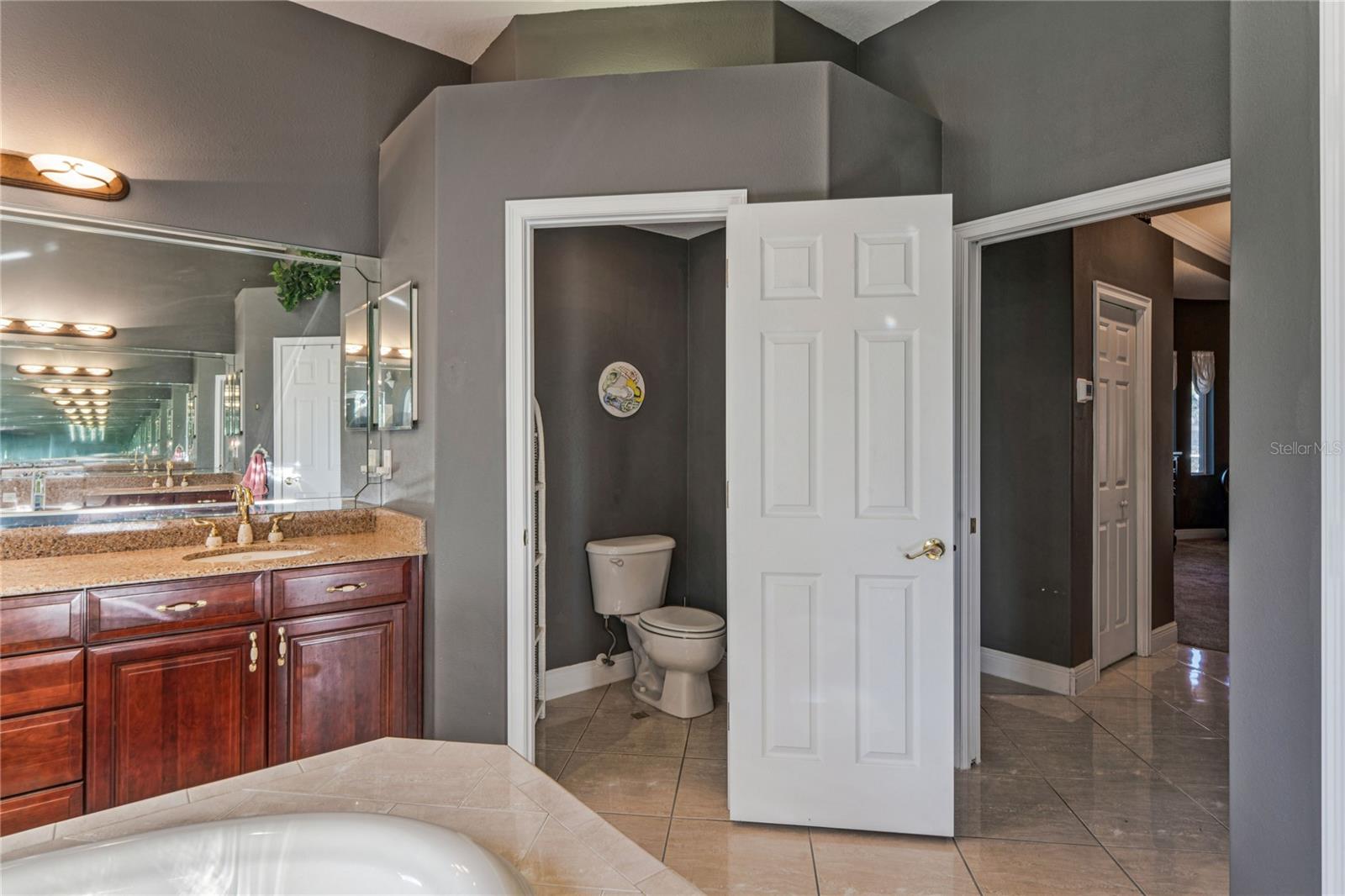 Image 39 of 77 For 275 Planter Road