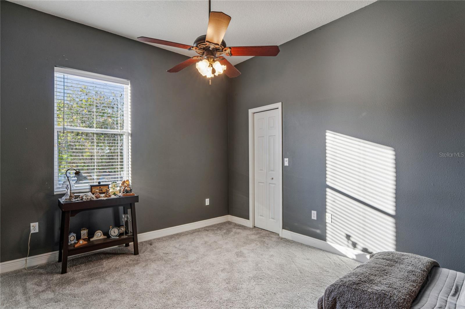 Image 40 of 77 For 275 Planter Road