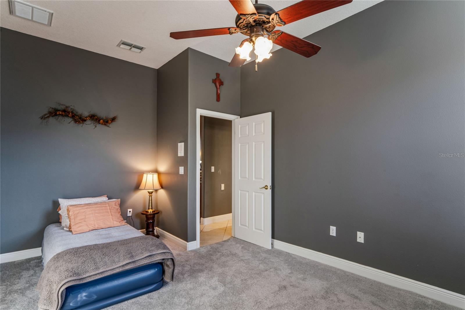 Image 41 of 77 For 275 Planter Road