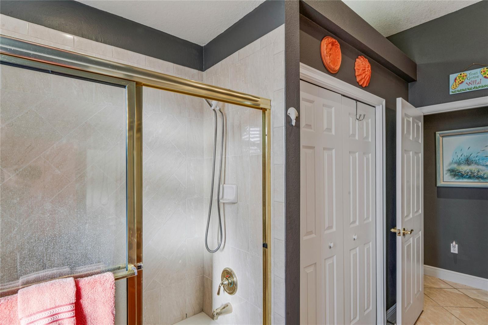 Image 44 of 77 For 275 Planter Road