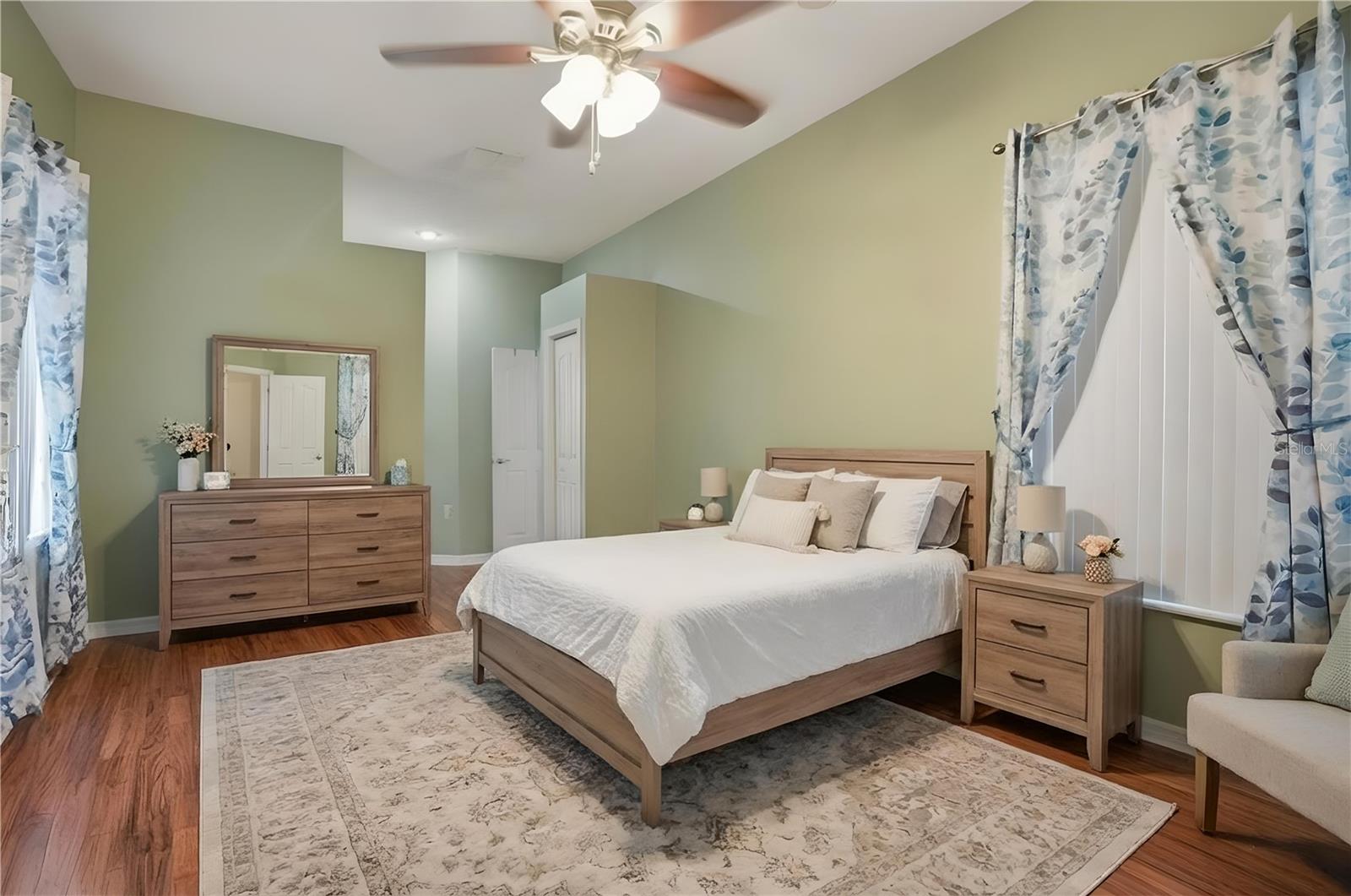 Image 10 of 21 For 3352 St Ives Boulevard