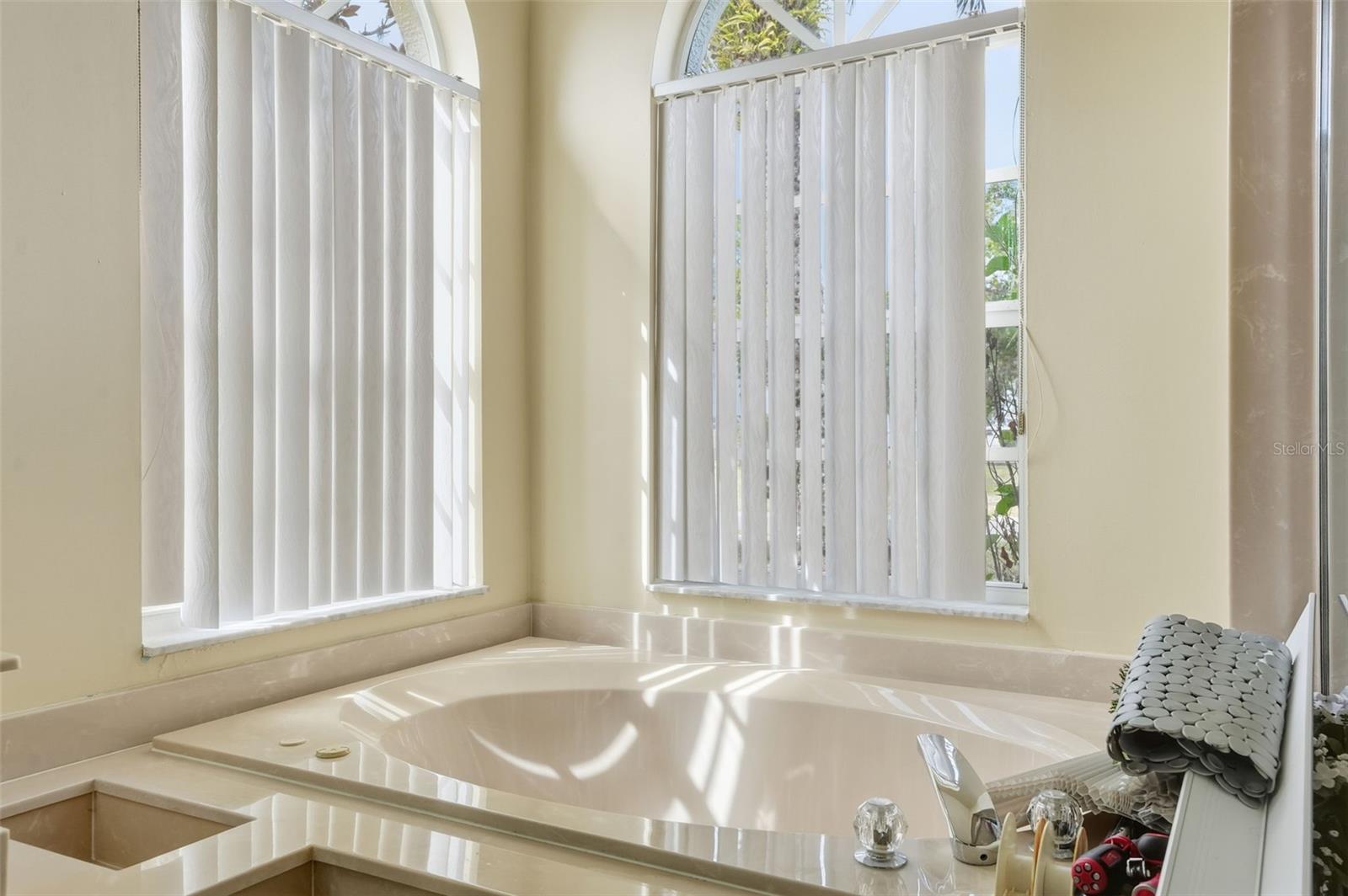 Image 13 of 21 For 3352 St Ives Boulevard