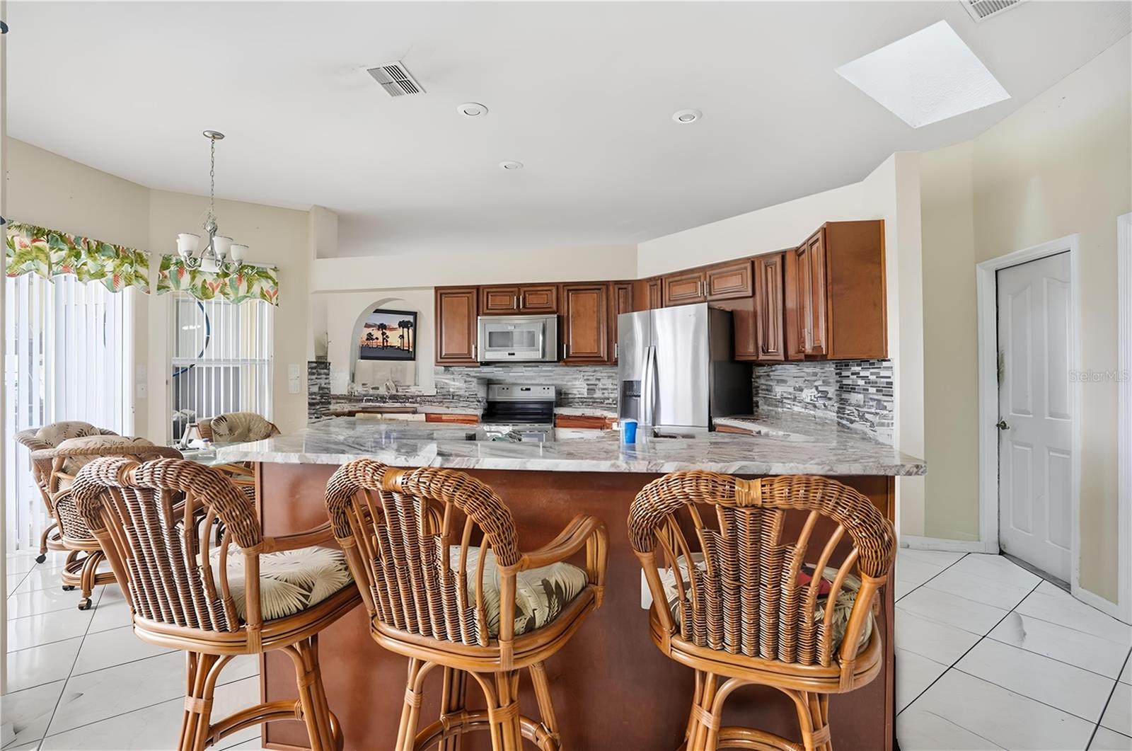 Image 6 of 21 For 3352 St Ives Boulevard