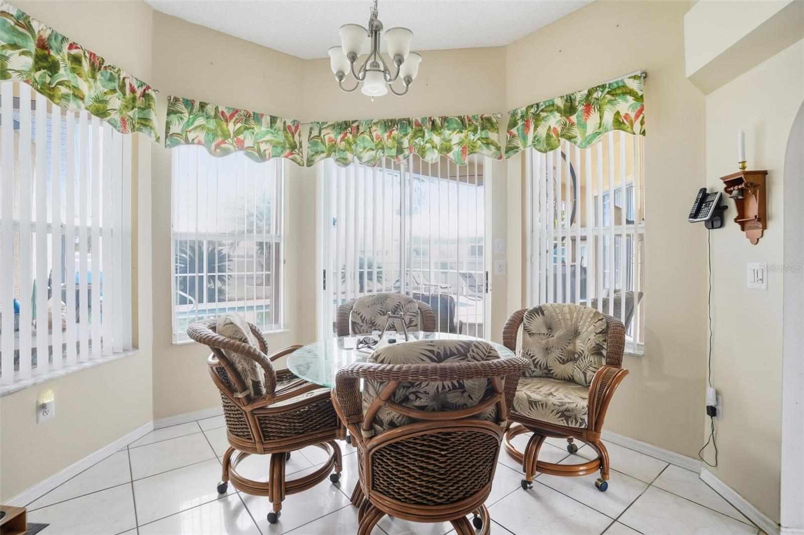 Image 8 of 21 For 3352 St Ives Boulevard