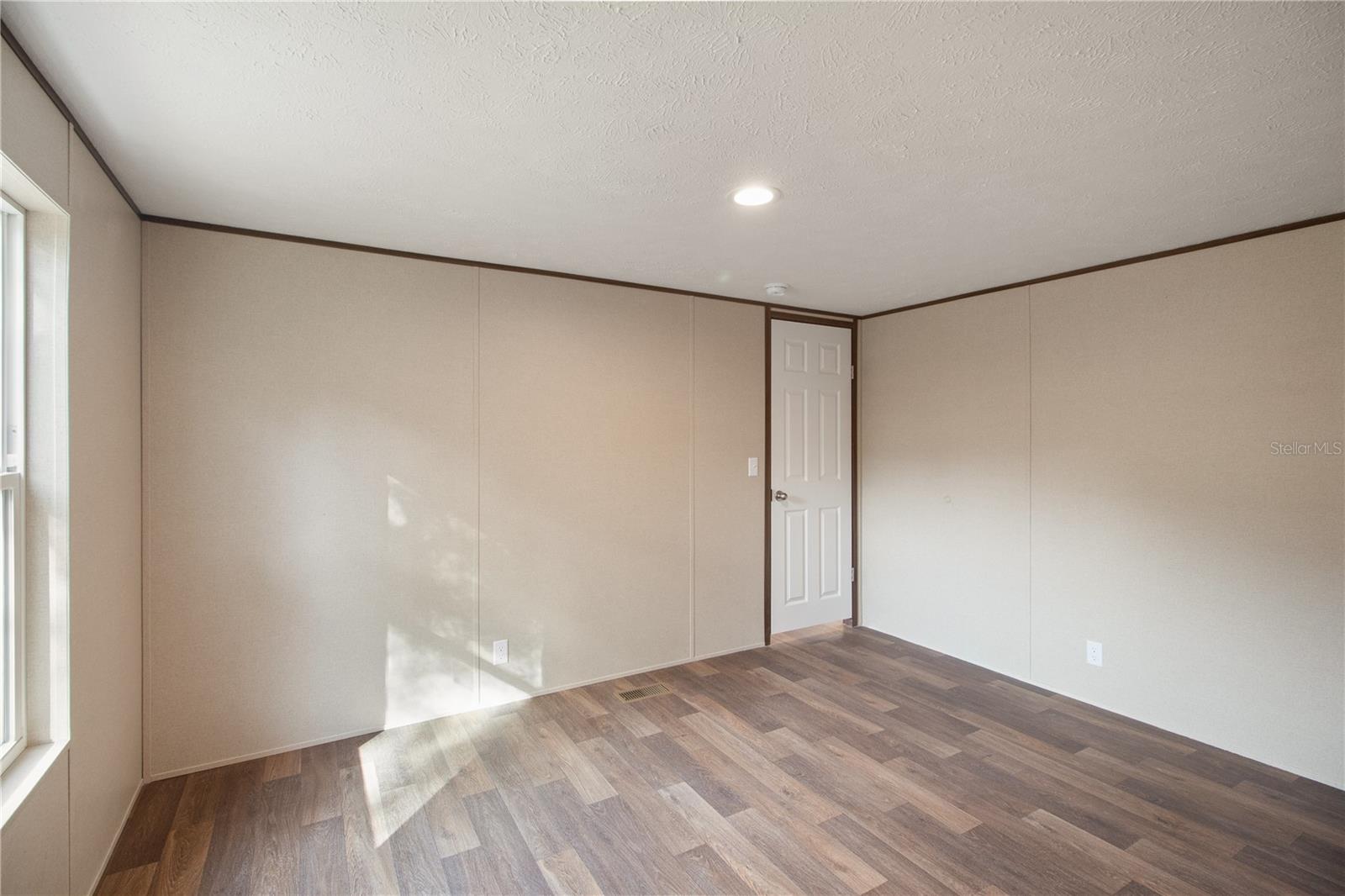 Image 24 of 33 For 12396 Hicks Road