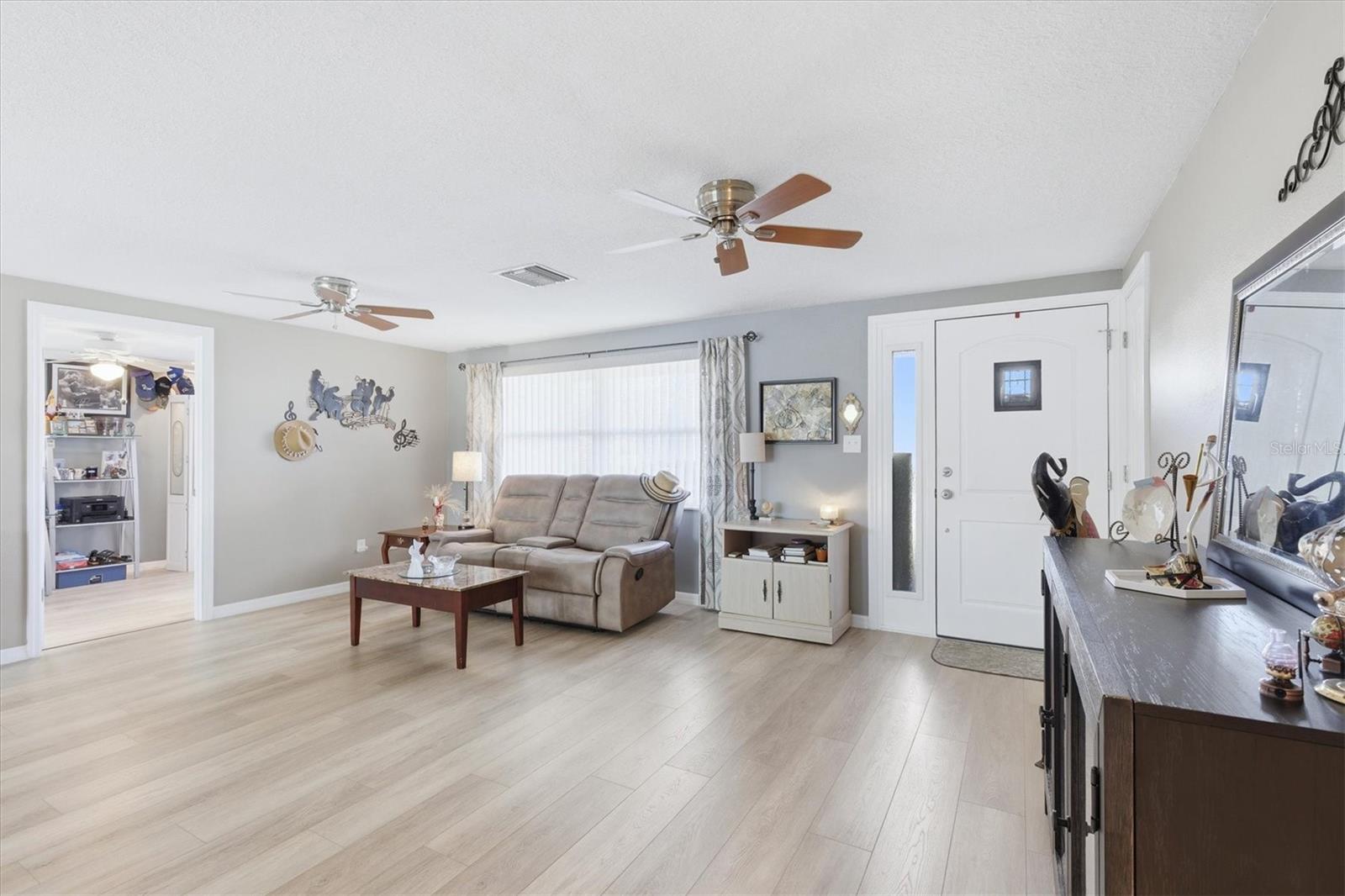 Listing photo id 9 for 13711 Evelane Drive