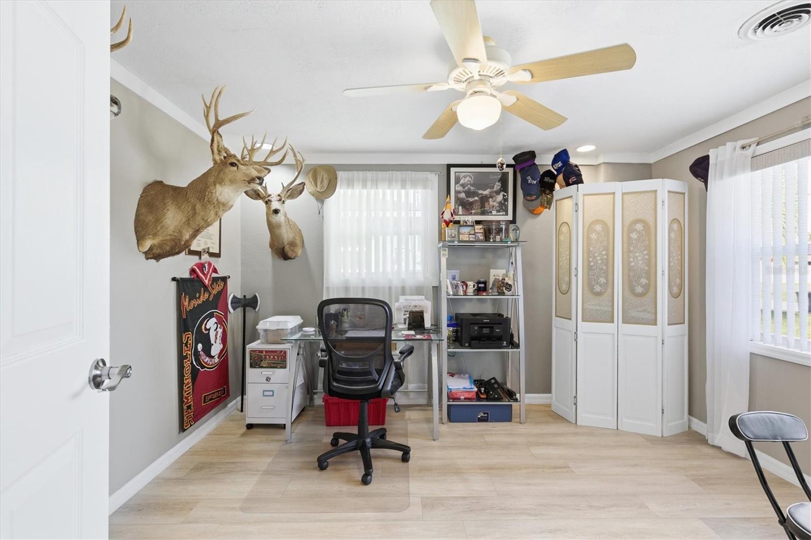 Listing photo id 12 for 13711 Evelane Drive