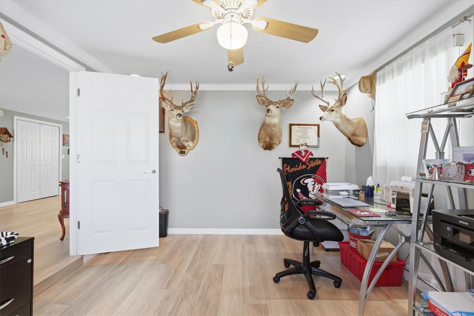 Listing photo id 14 for 13711 Evelane Drive