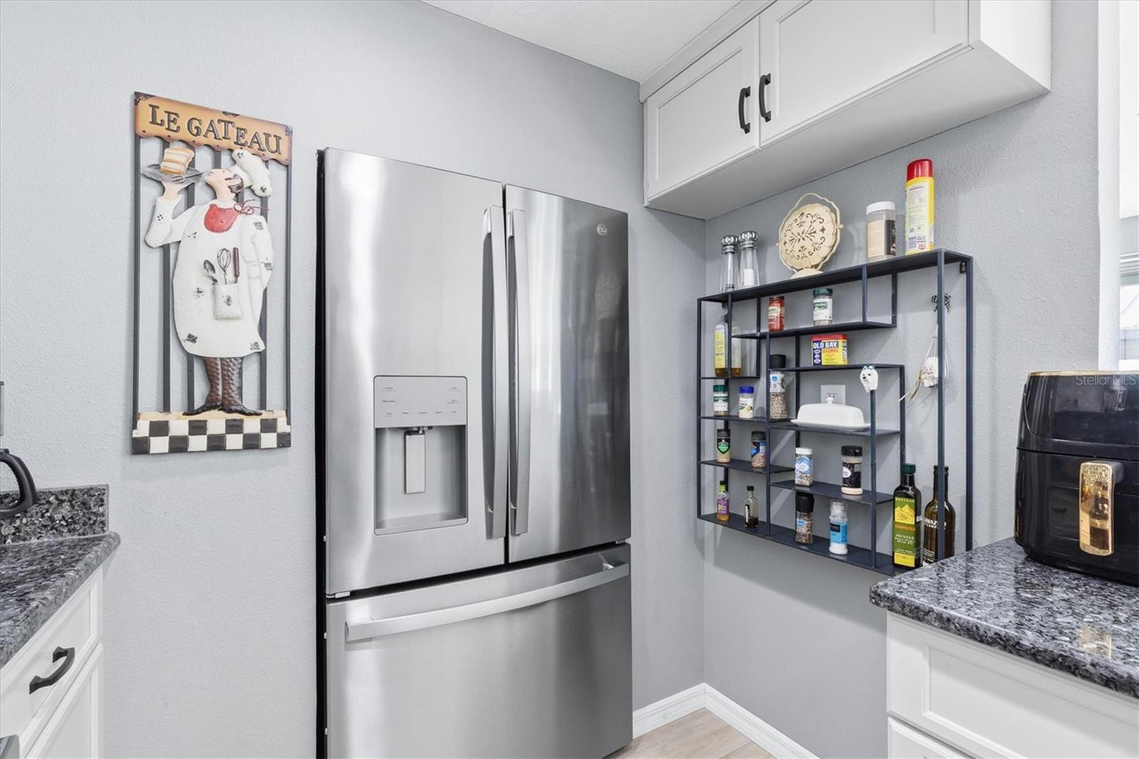 Listing photo id 26 for 13711 Evelane Drive