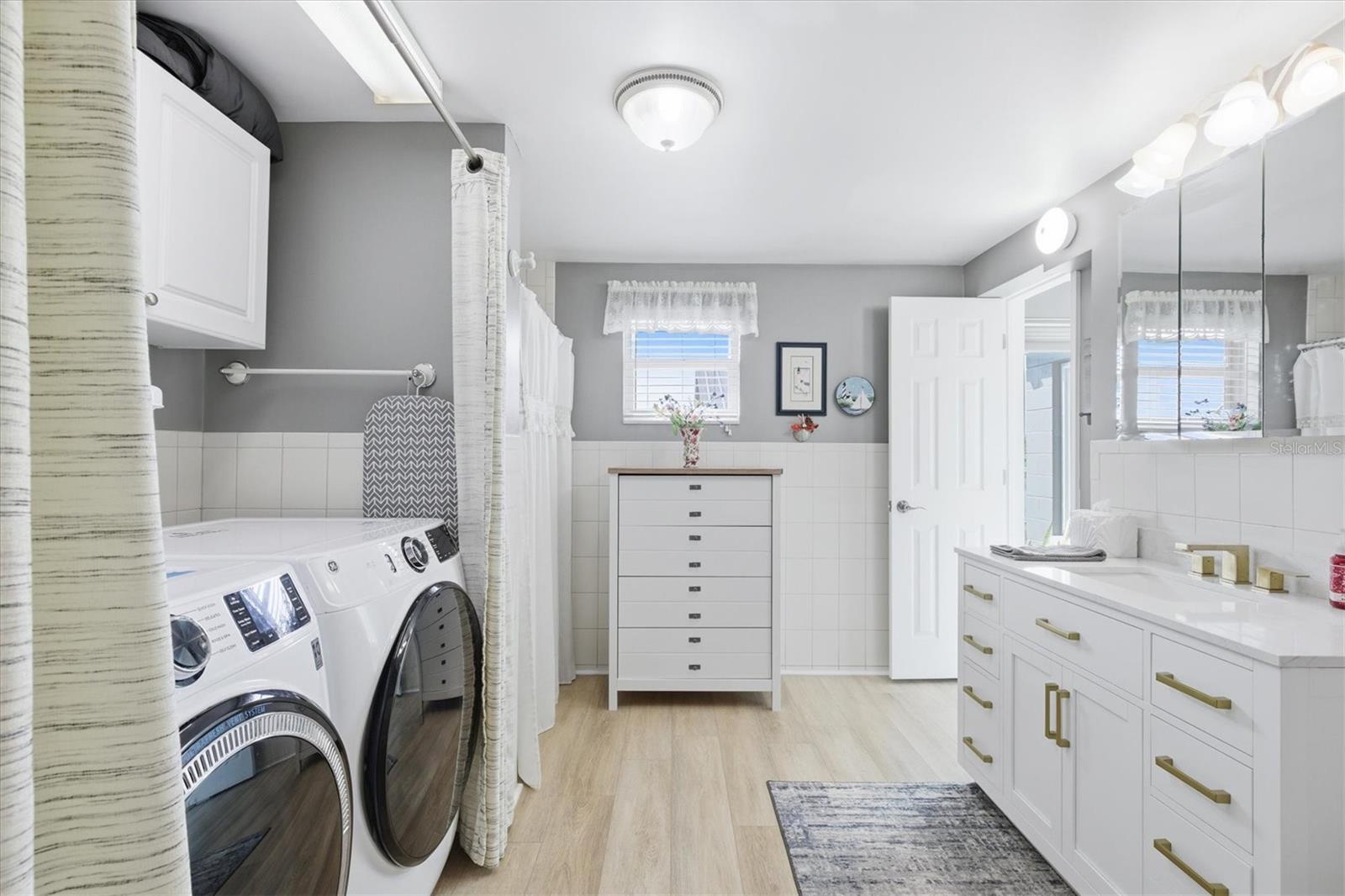 Listing photo id 37 for 13711 Evelane Drive