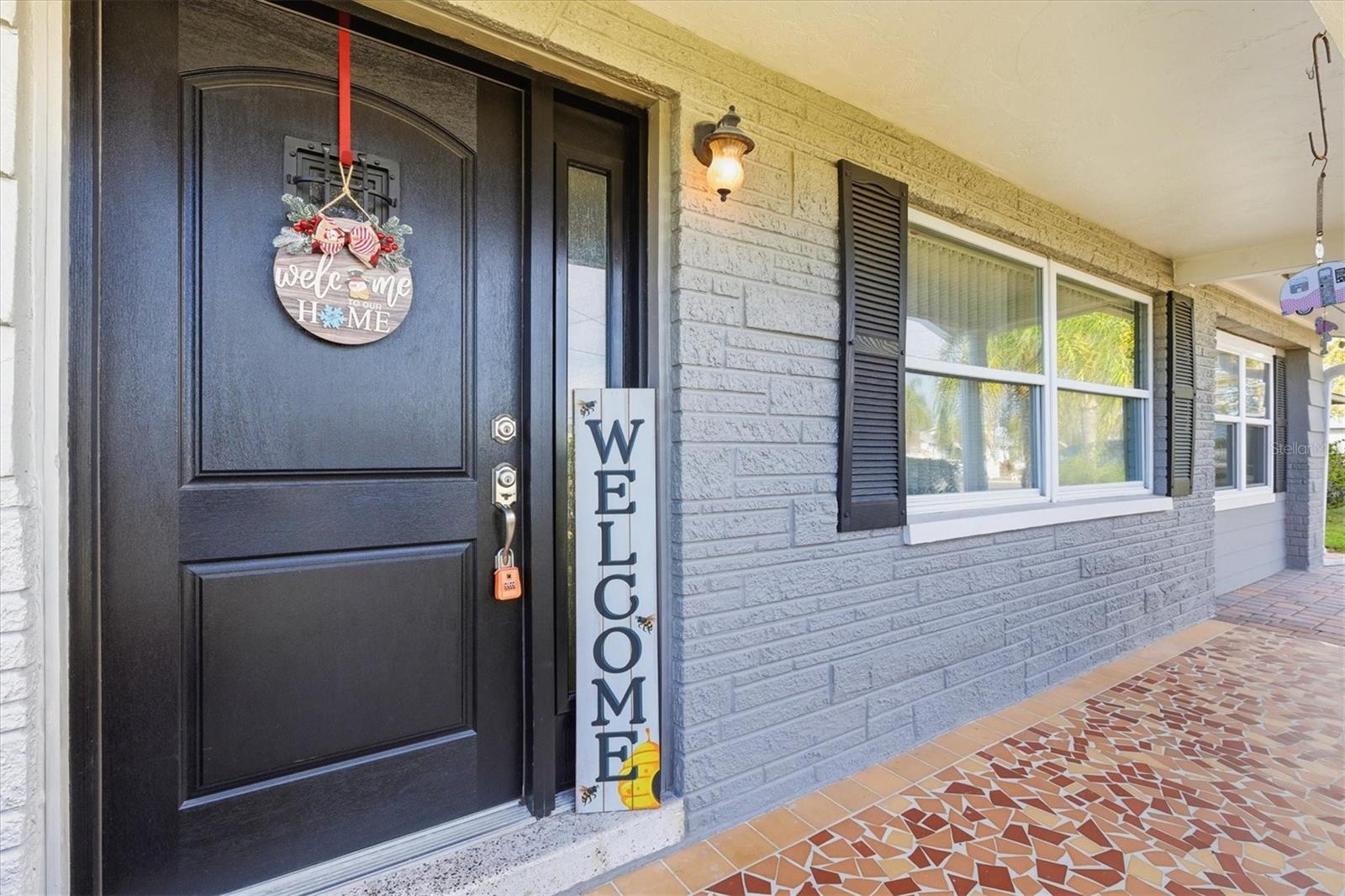 Listing photo id 3 for 13711 Evelane Drive