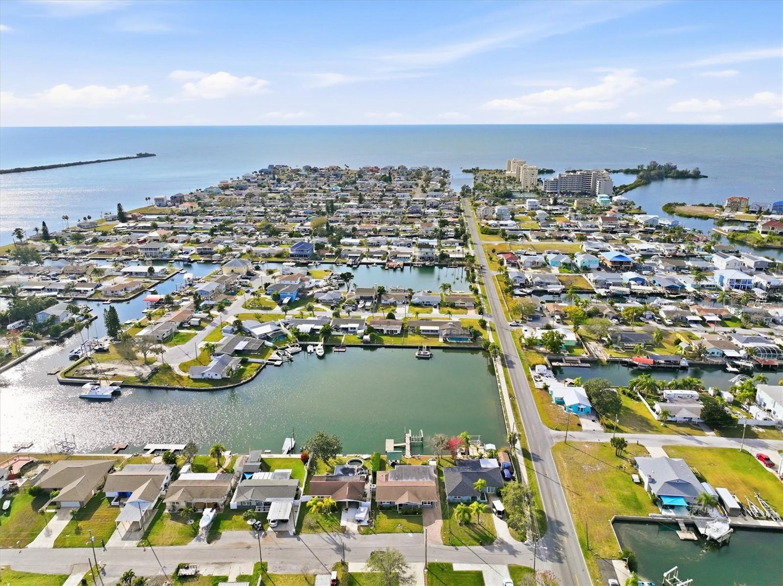 Listing photo id 6 for 13711 Evelane Drive