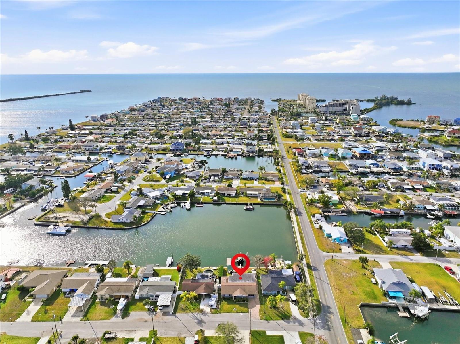 Listing photo id 7 for 13711 Evelane Drive