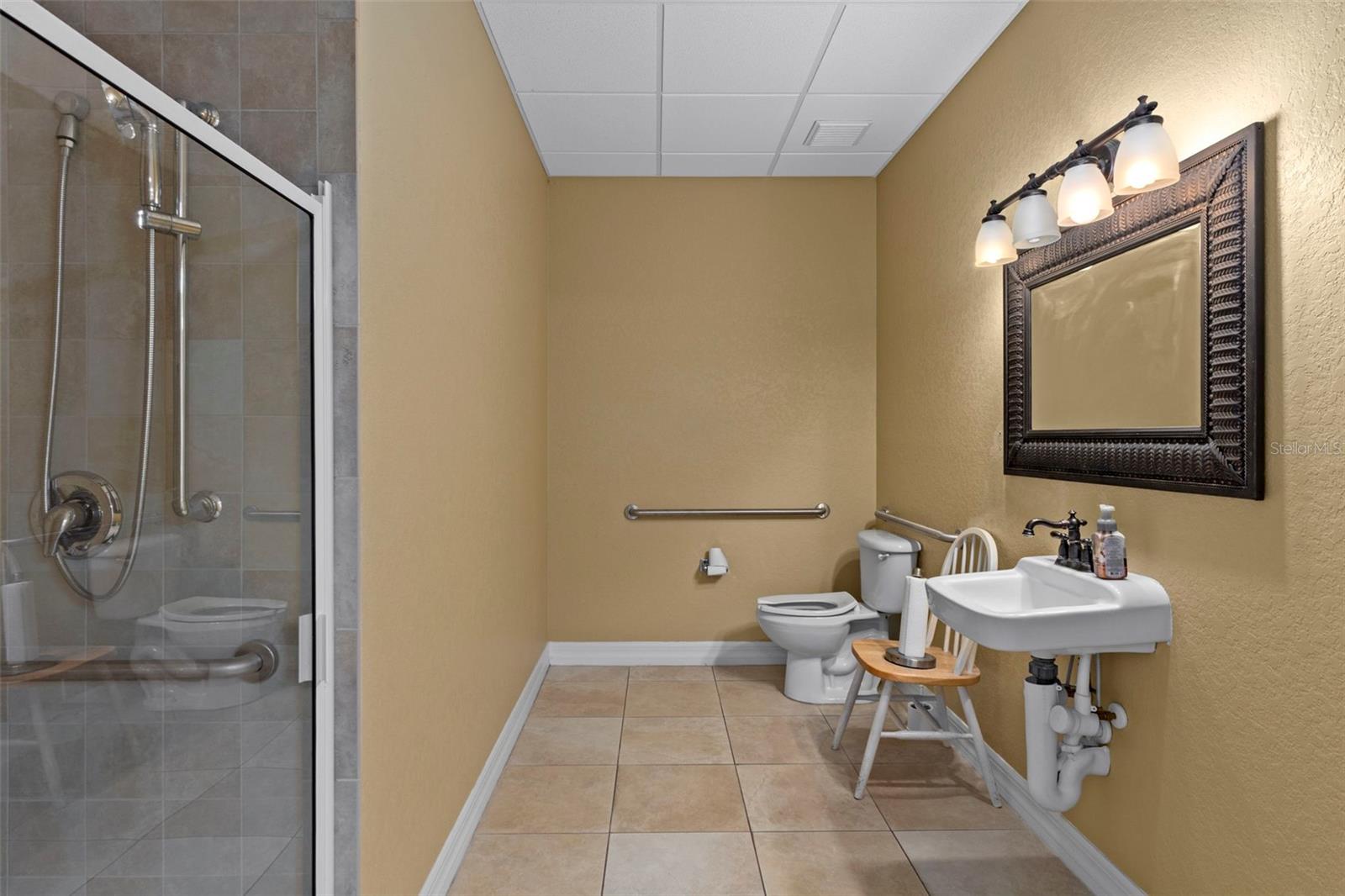 Image 23 of 41 For 8352 Forest Oaks Boulevard