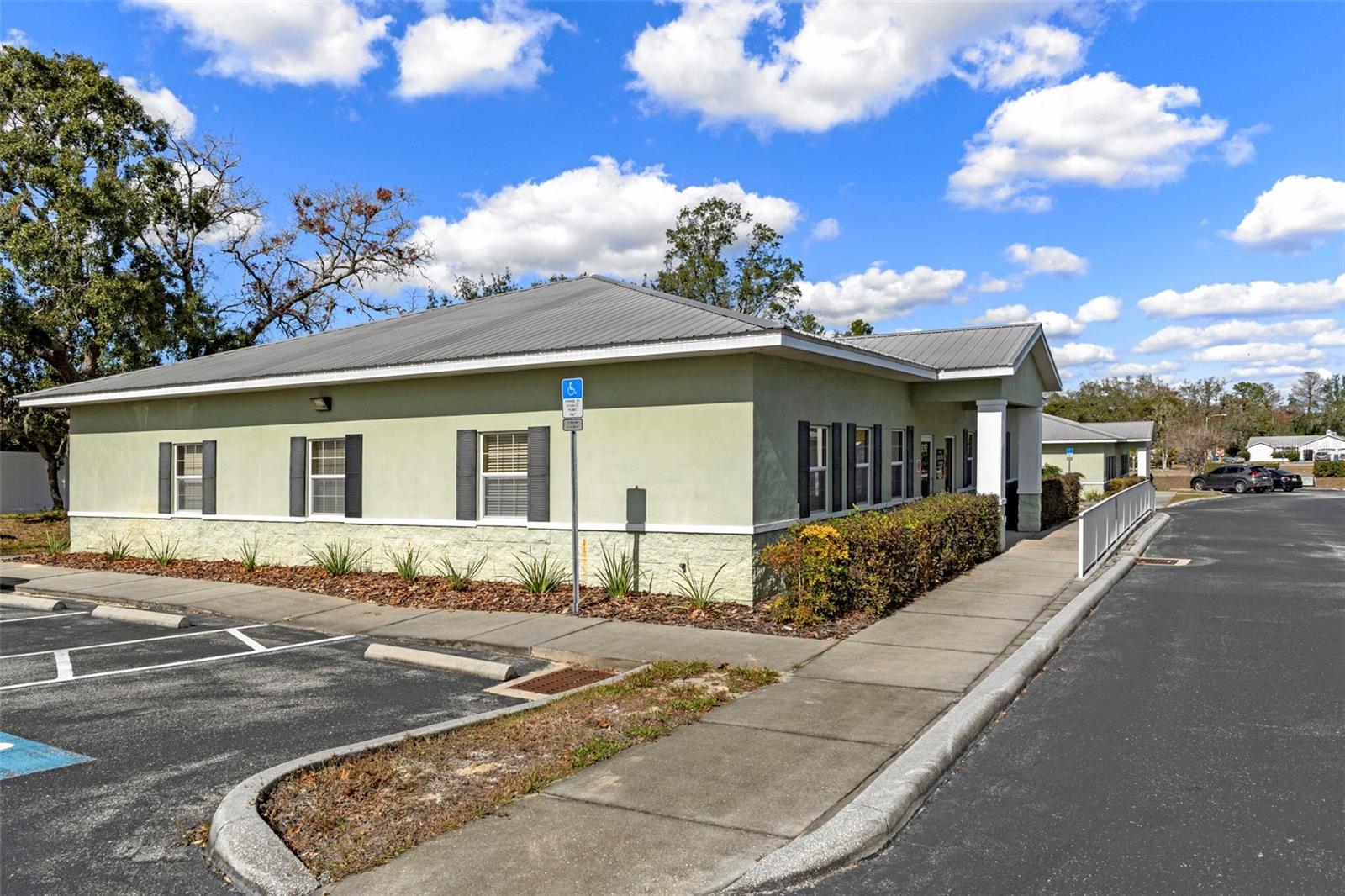 Image 3 of 41 For 8352 Forest Oaks Boulevard