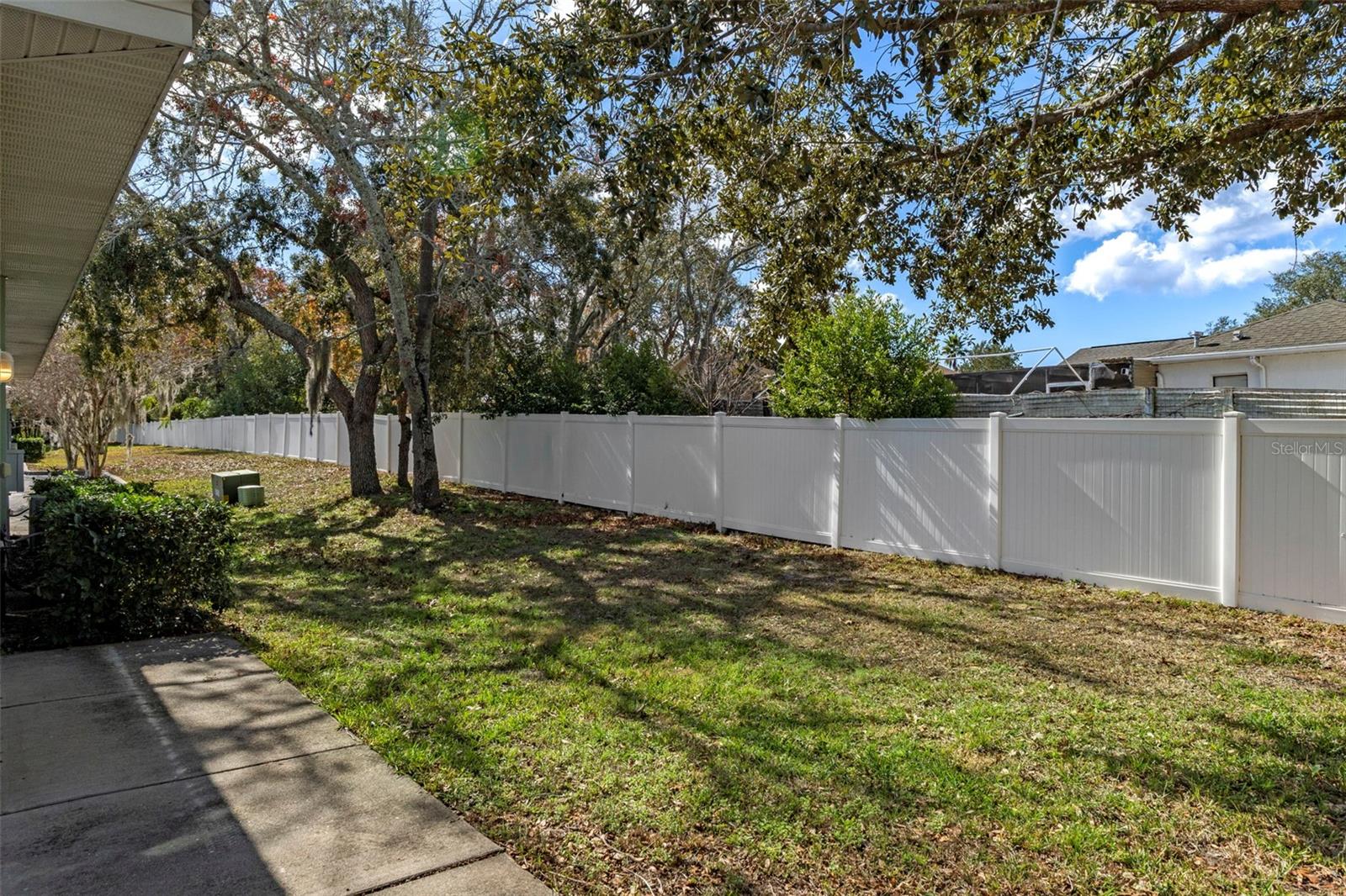 Image 33 of 41 For 8352 Forest Oaks Boulevard