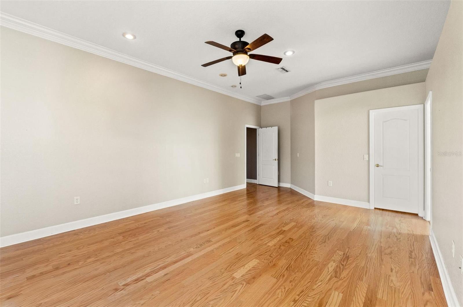 Image 30 of 56 For 421 Nessler Way