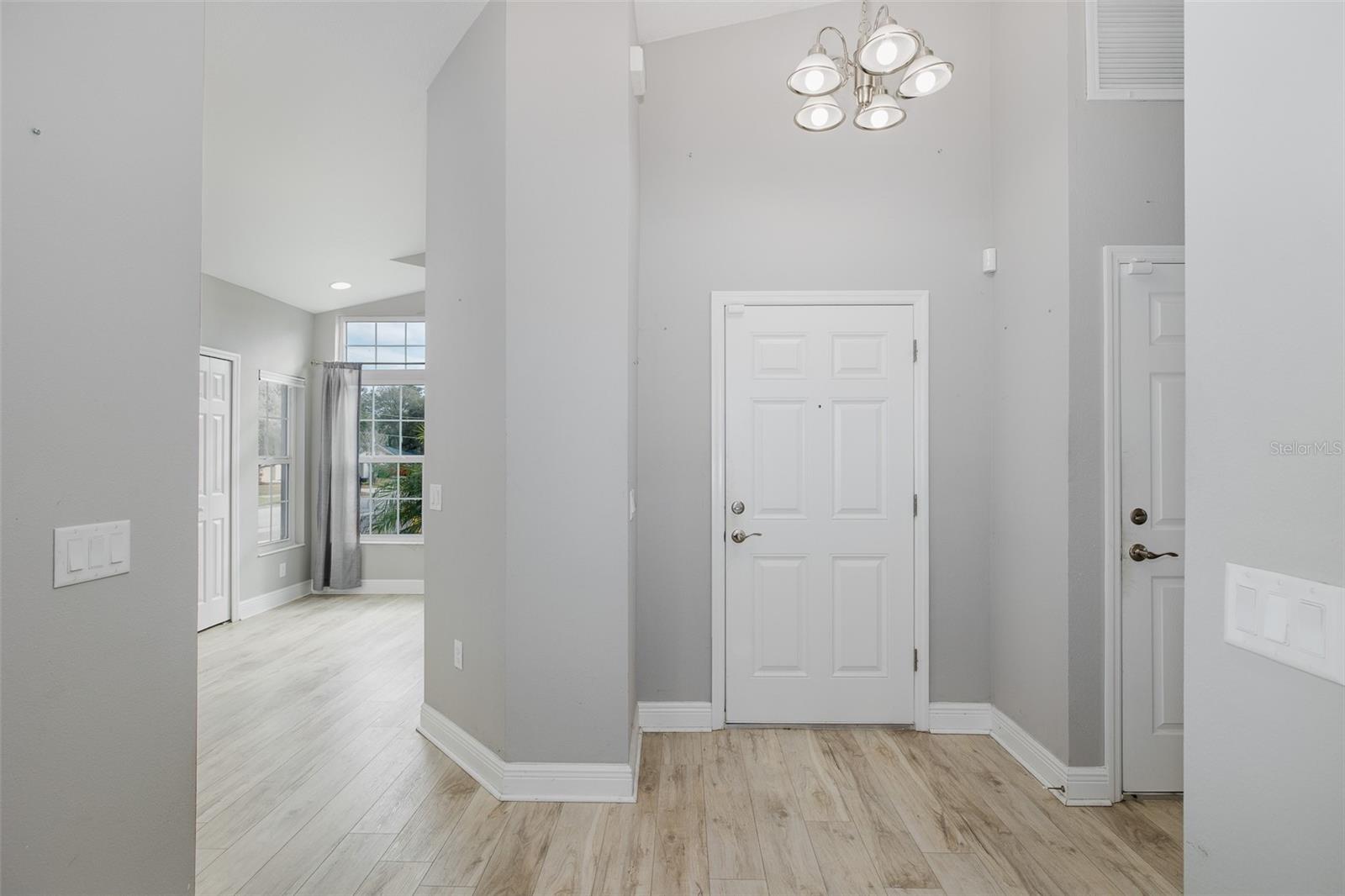 Image 4 of 25 For 6823 Crossbow Lane