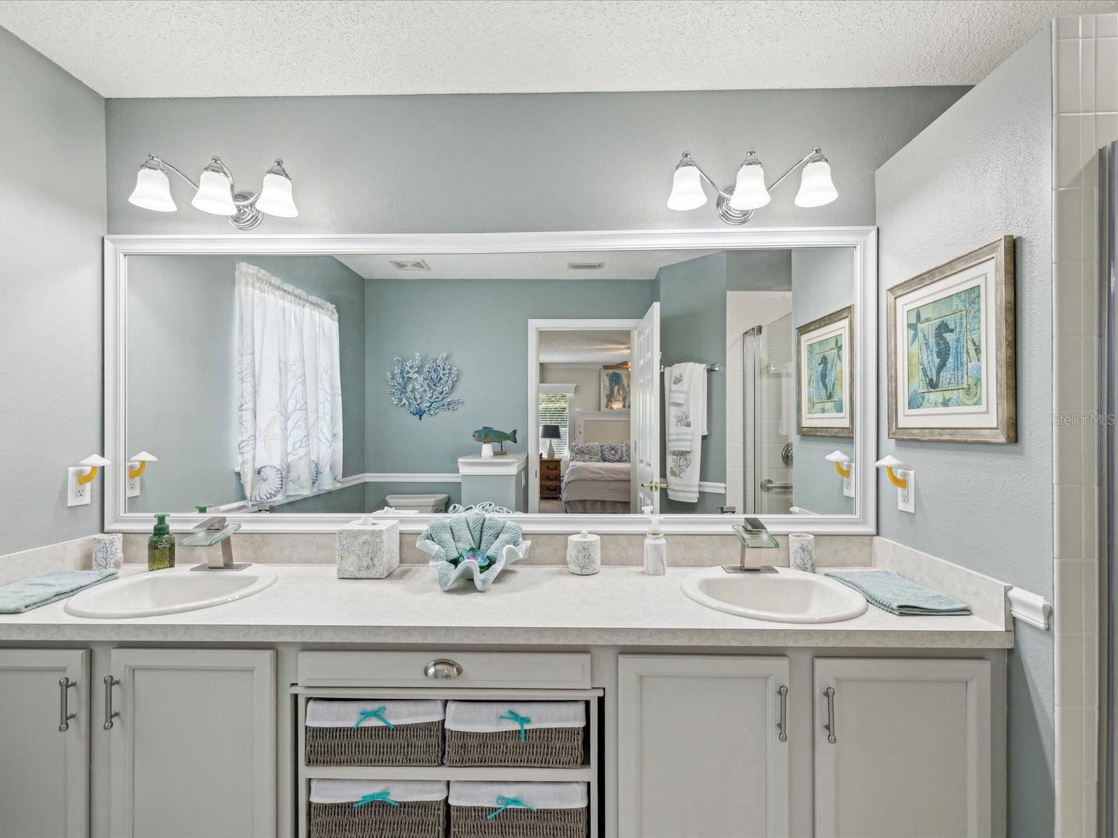 Image 25 of 66 For 11342 Hollander Avenue