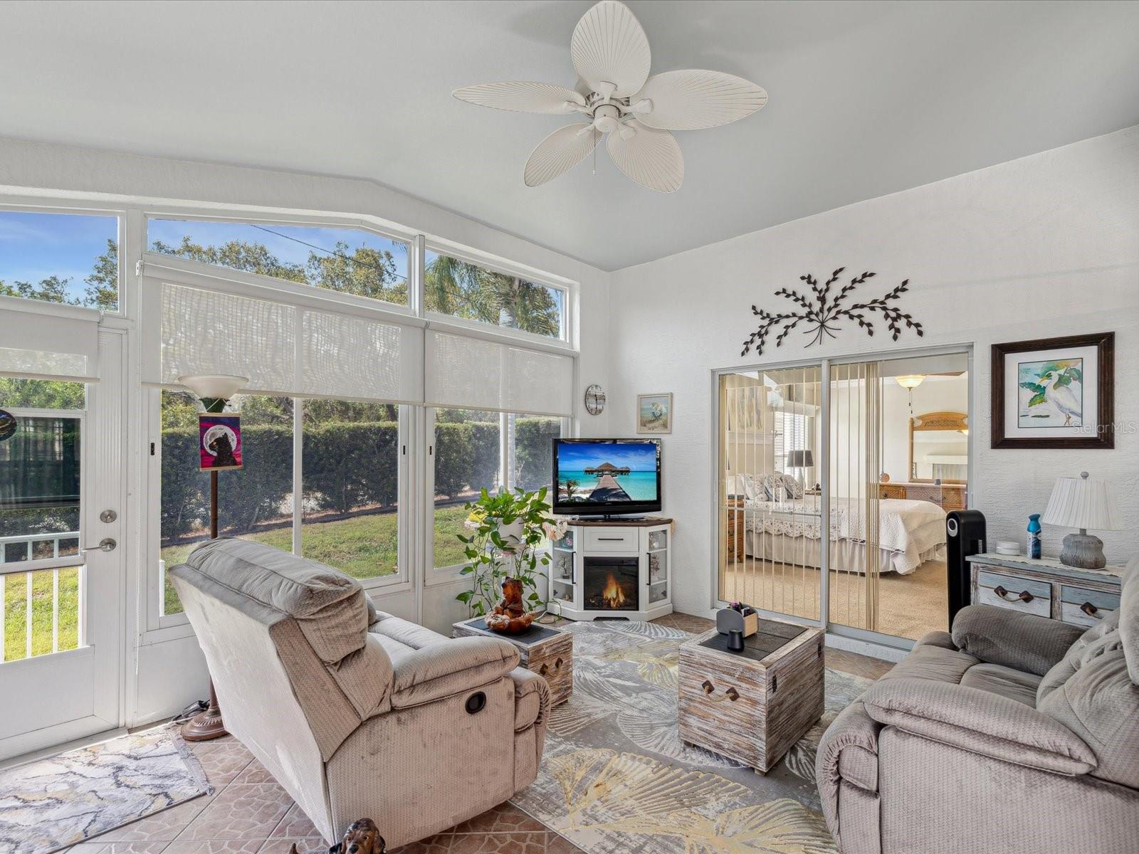 Image 37 of 66 For 11342 Hollander Avenue