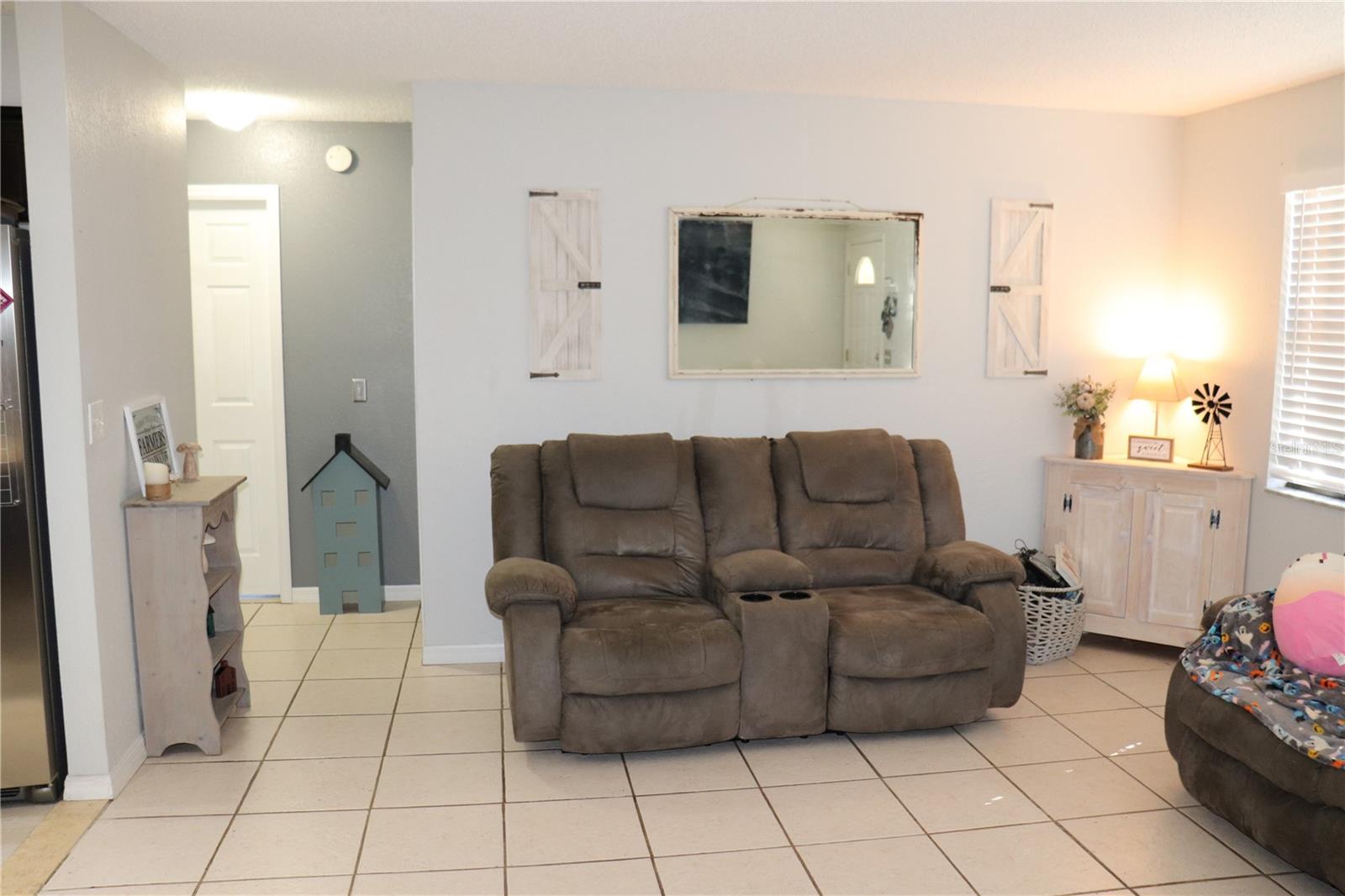 Listing photo id 9 for 12387 Seagate Street