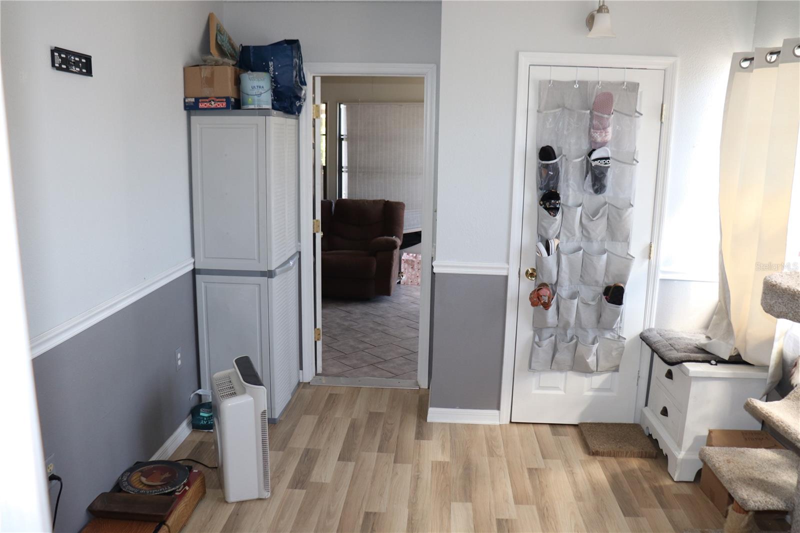 Listing photo id 22 for 12387 Seagate Street