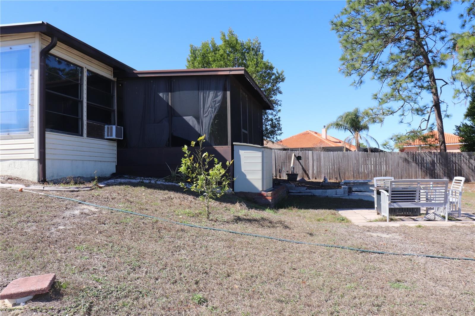 Listing photo id 33 for 12387 Seagate Street