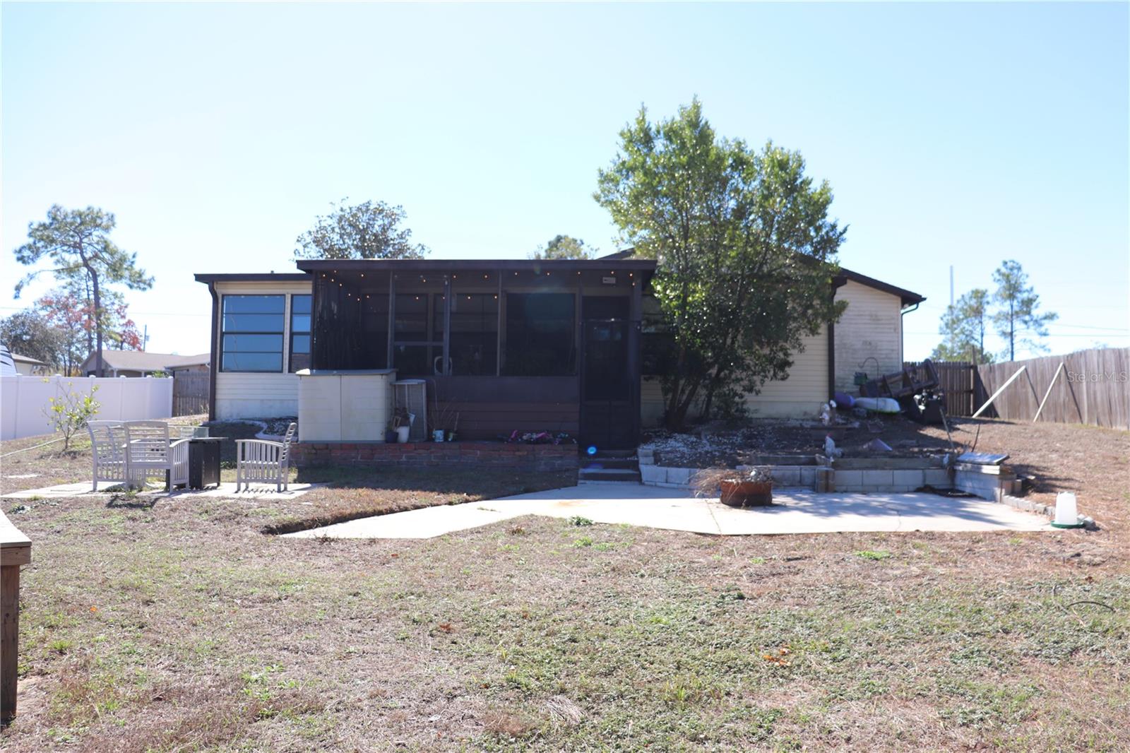 Listing photo id 39 for 12387 Seagate Street