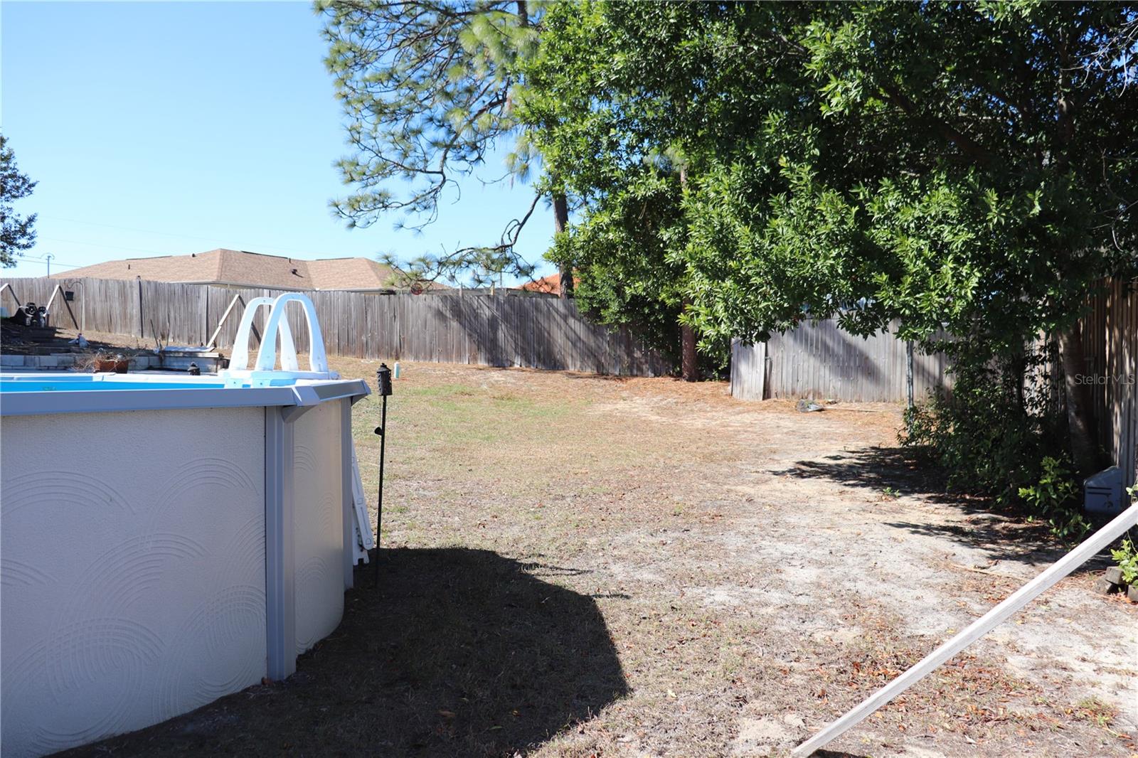 Listing photo id 41 for 12387 Seagate Street